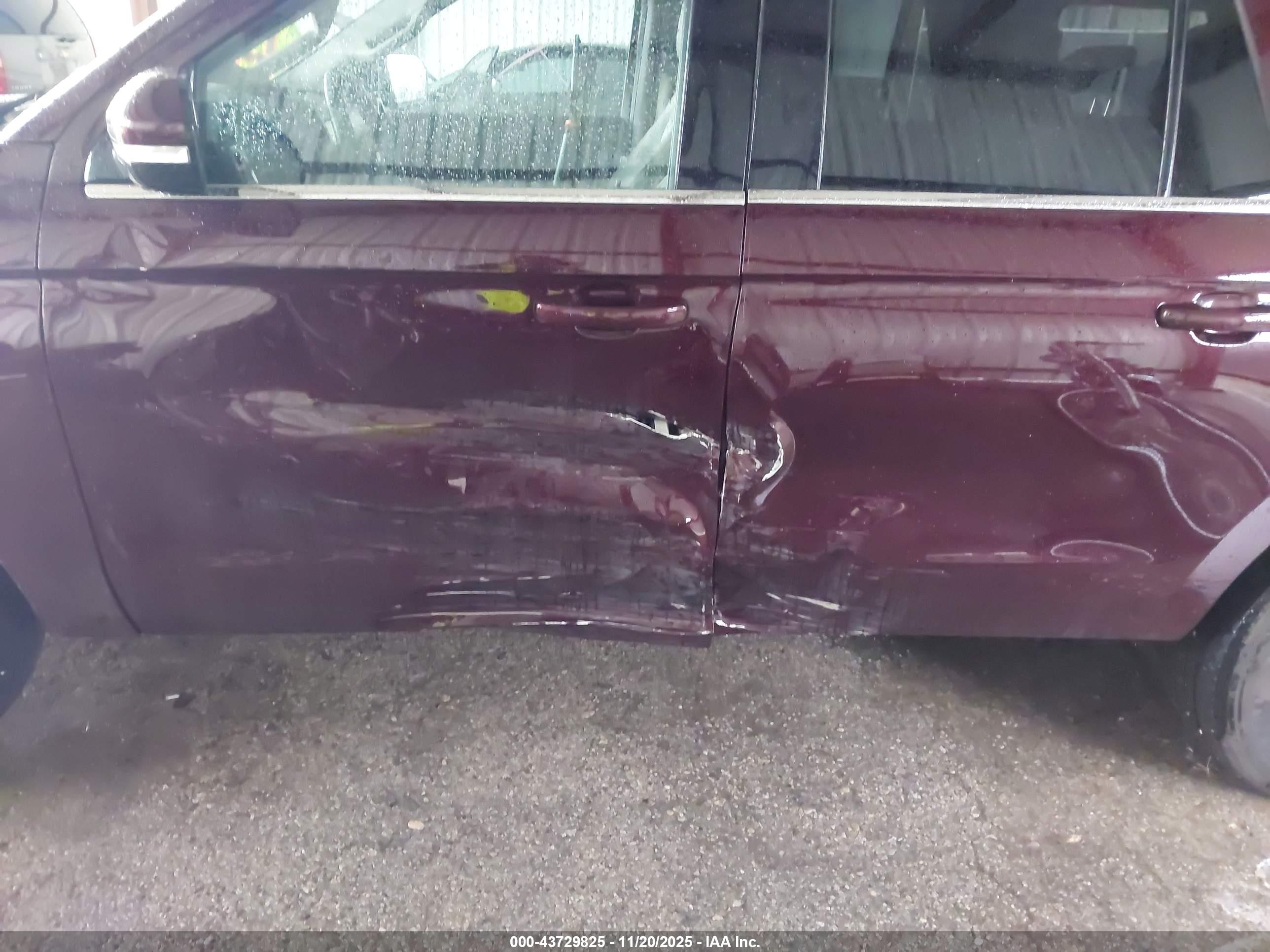 FORD EXPEDITION image 6
