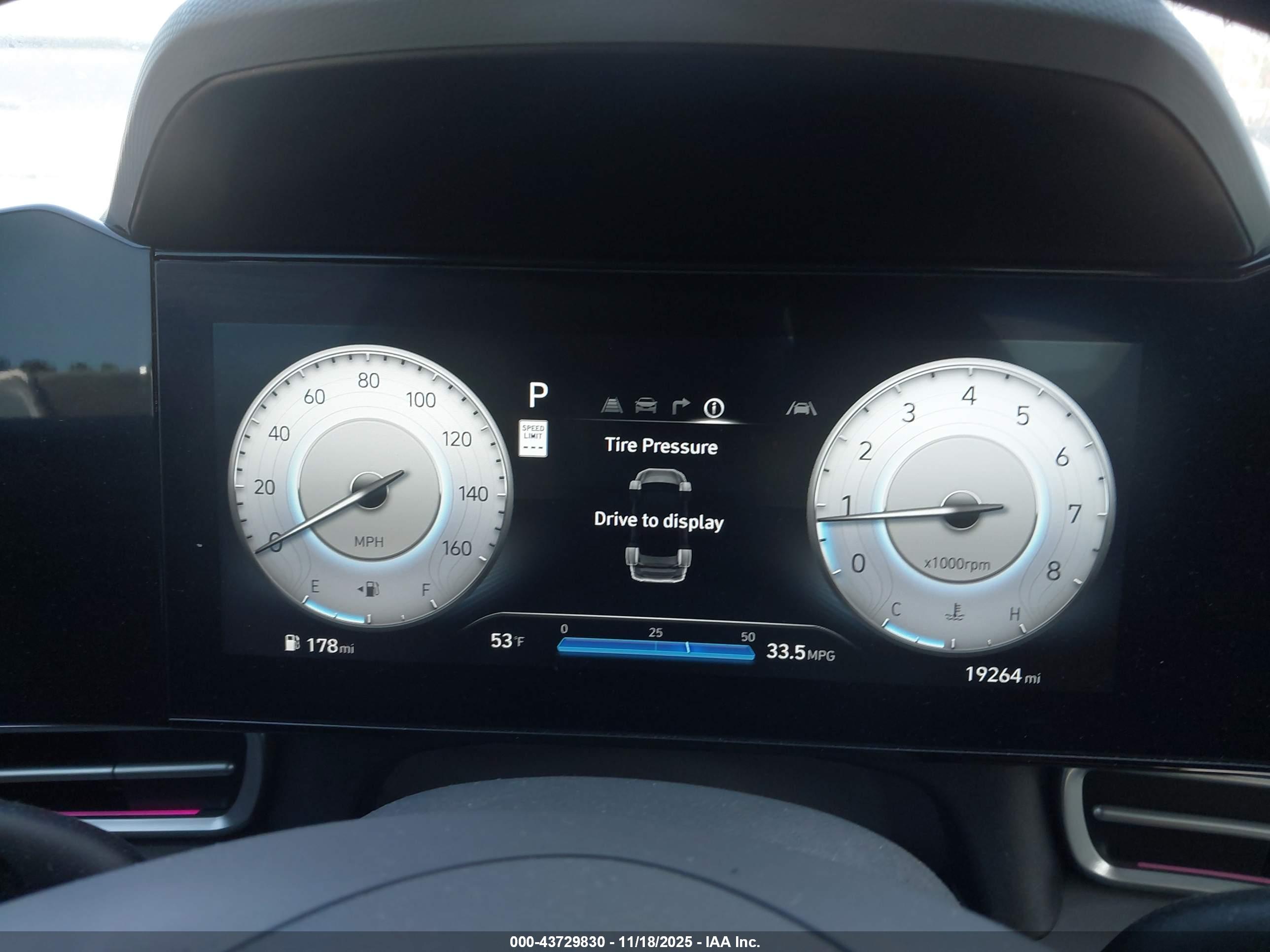HYUNDAI ELANTRA image 7