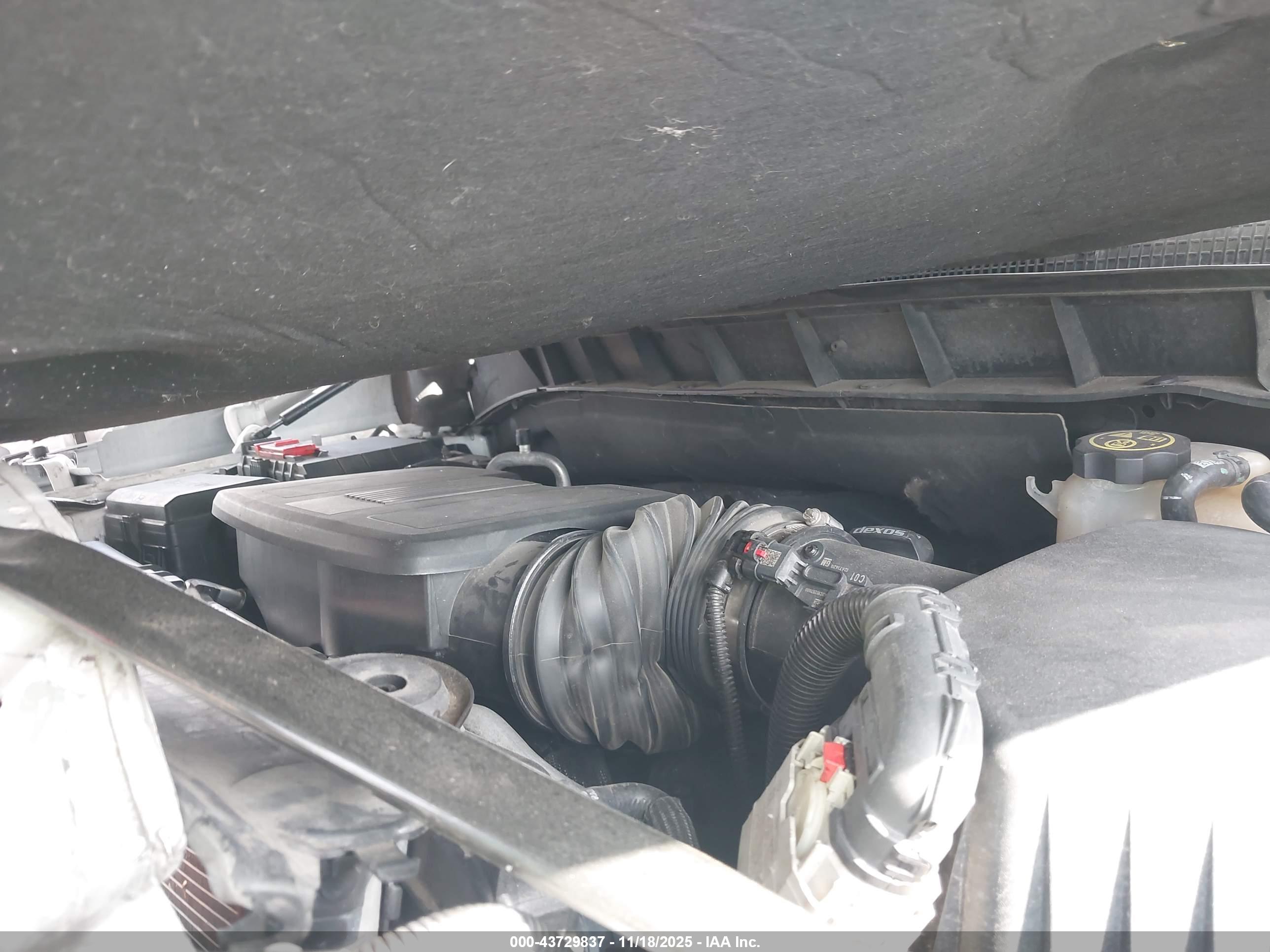 CHEVROLET SILVERADO image 10