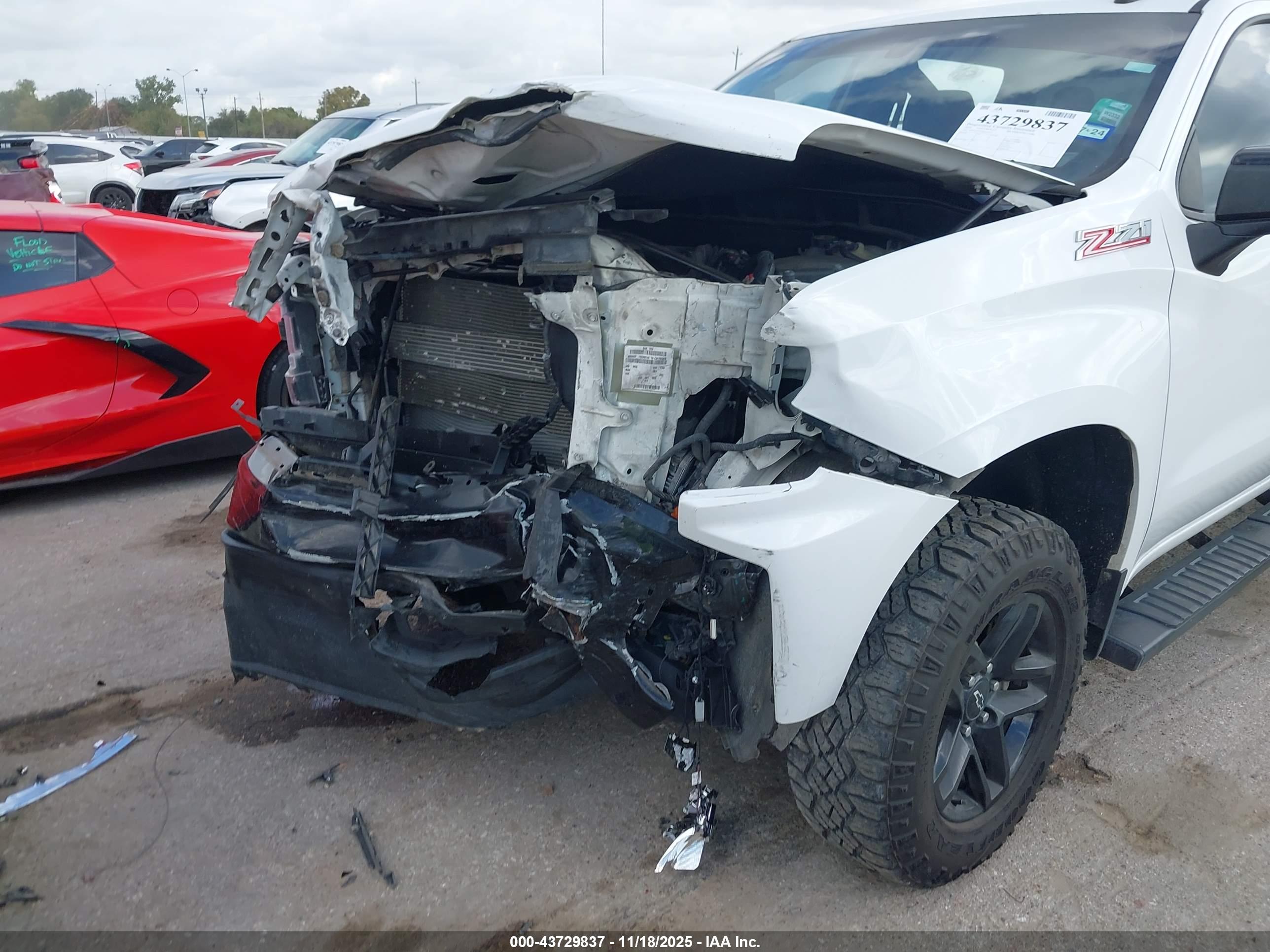 CHEVROLET SILVERADO image 6