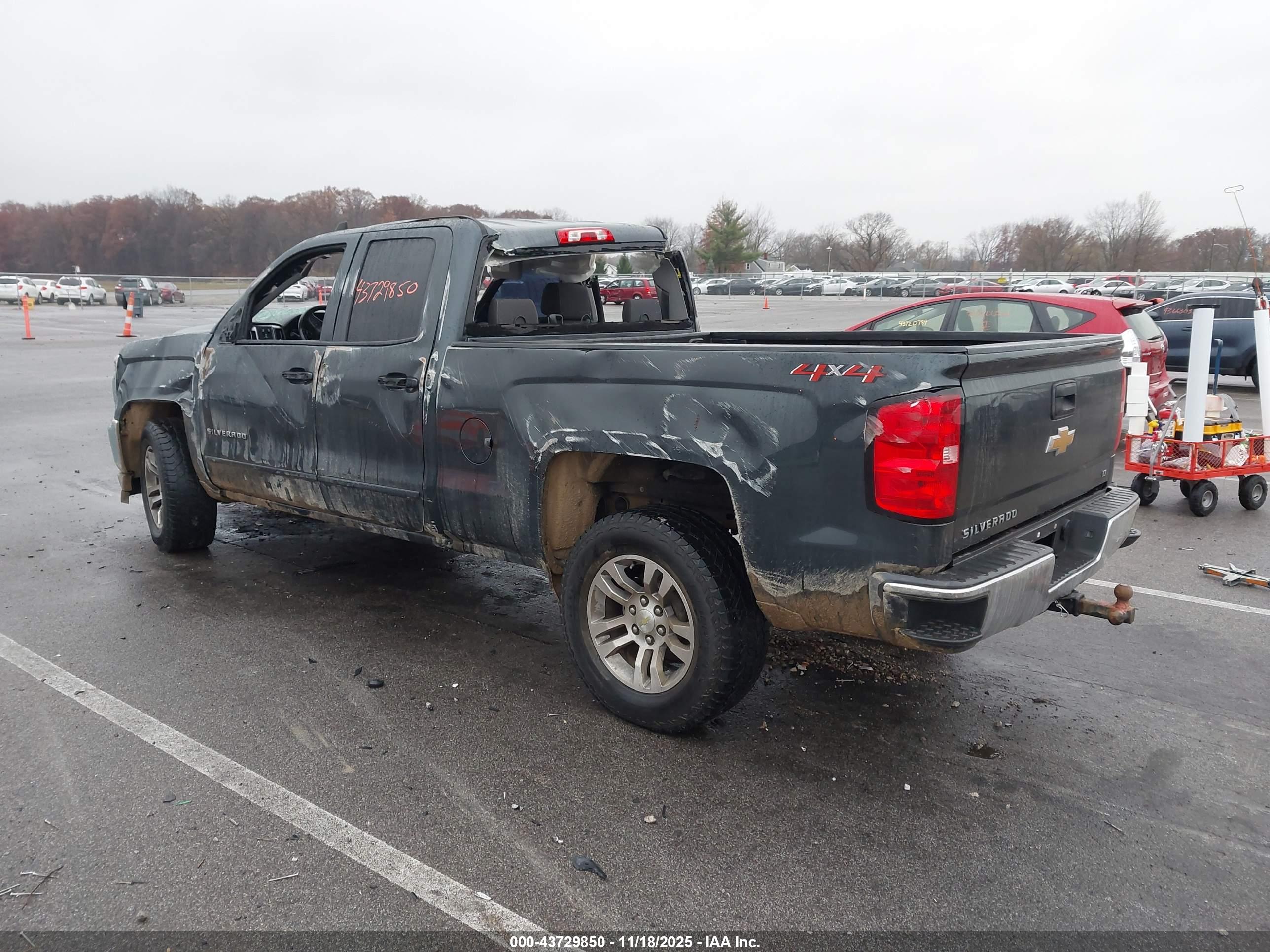 CHEVROLET SILVERADO image 3