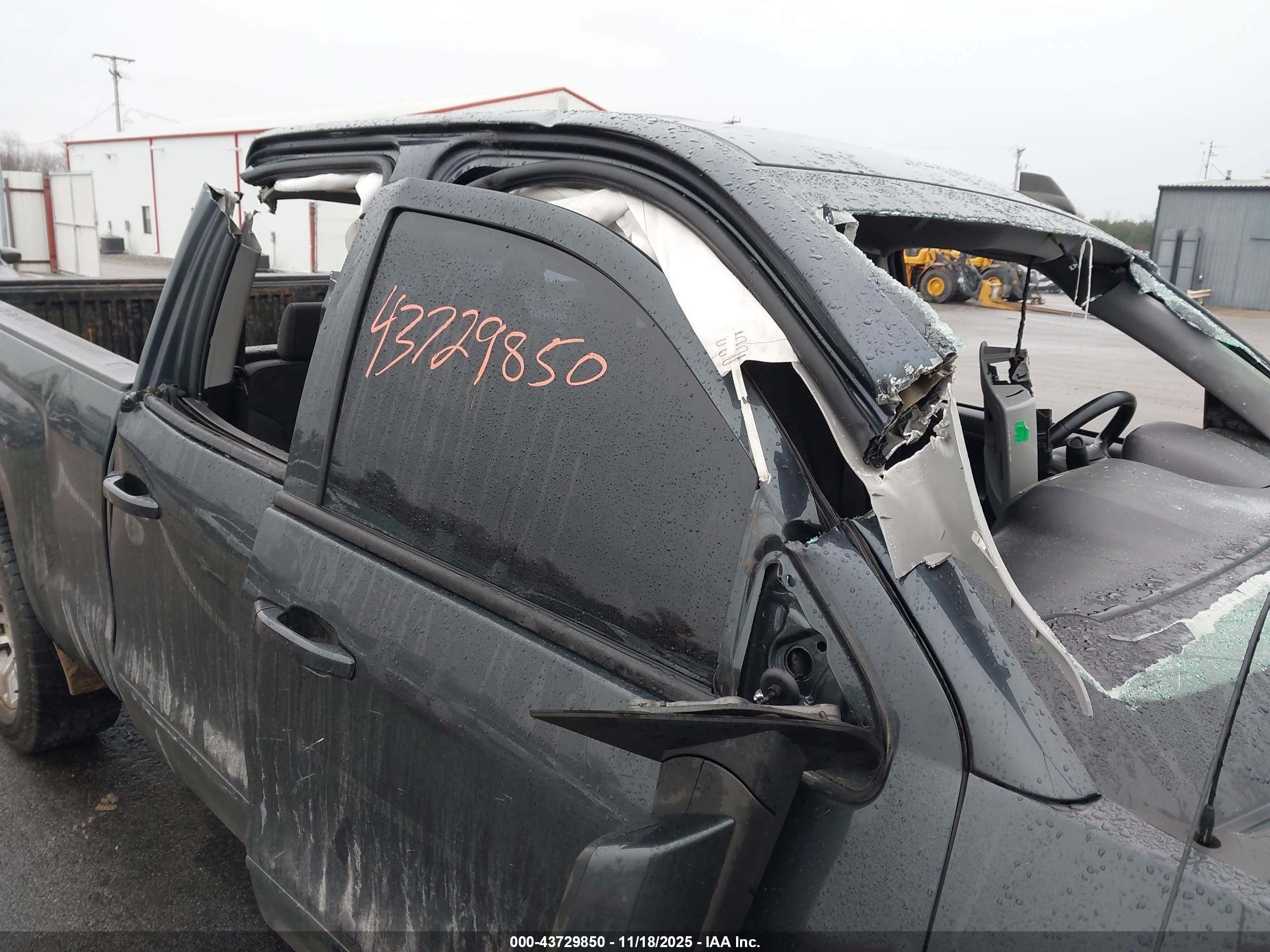 CHEVROLET SILVERADO image 6