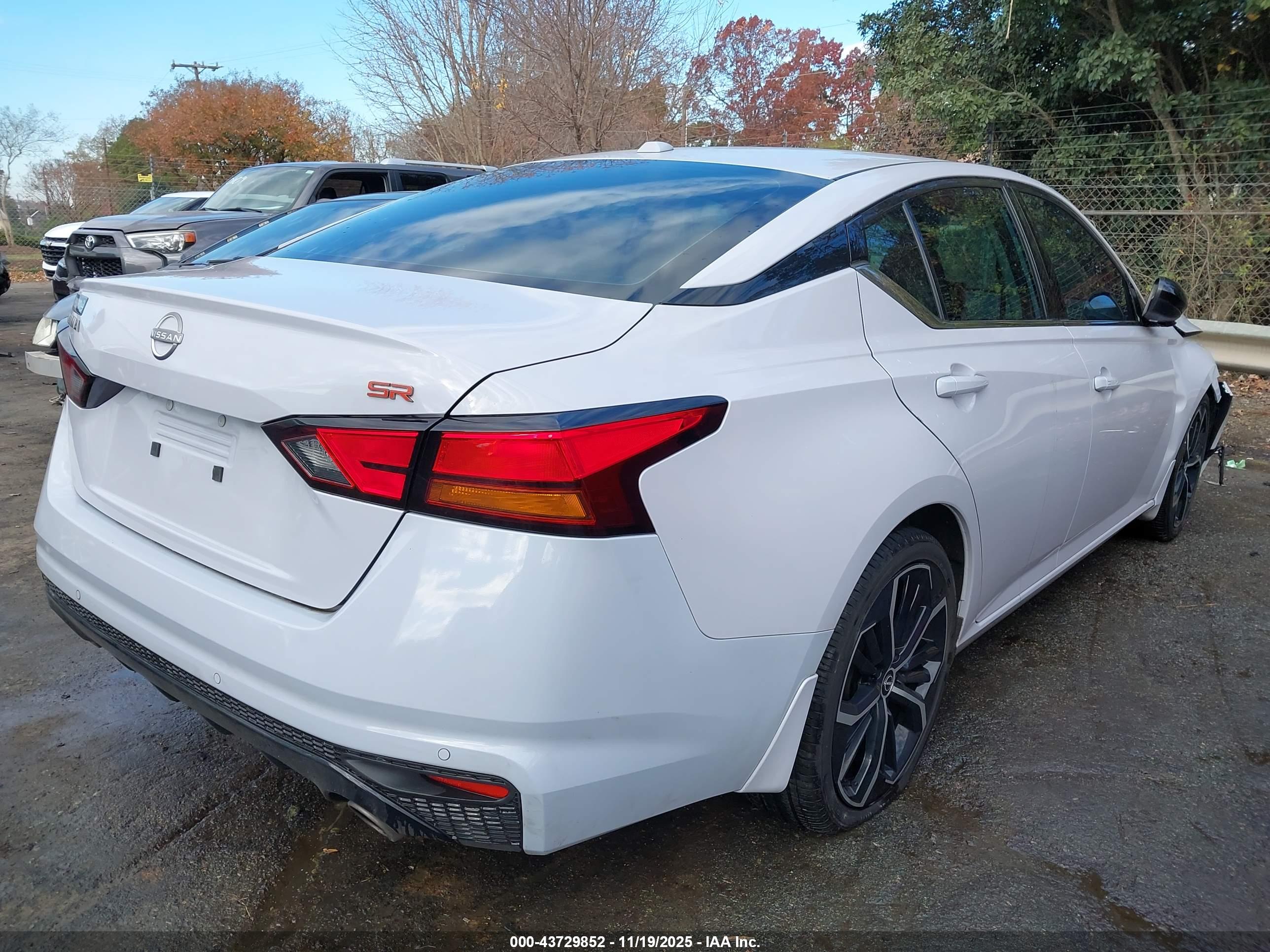 NISSAN ALTIMA image 4