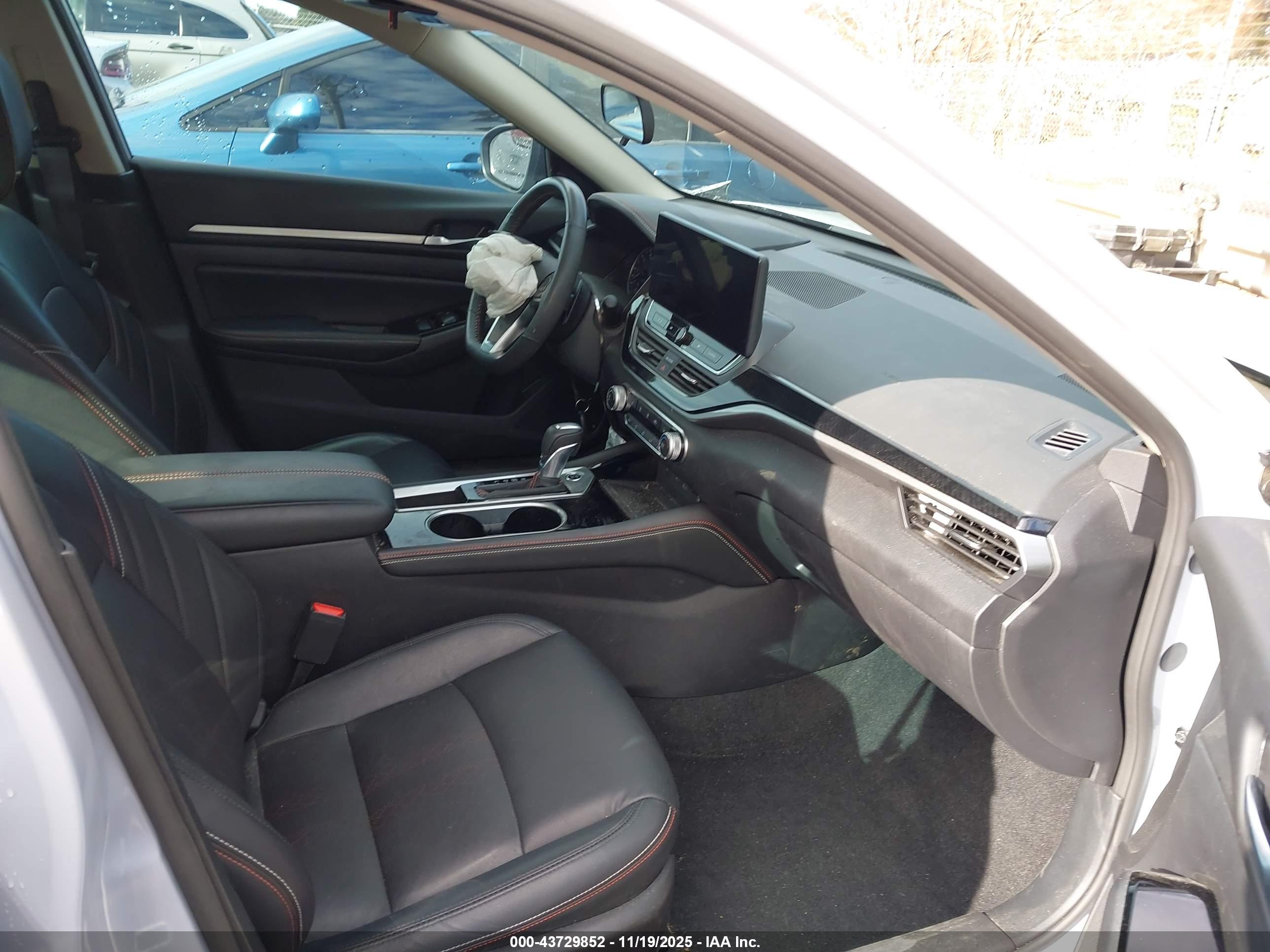 NISSAN ALTIMA image 5