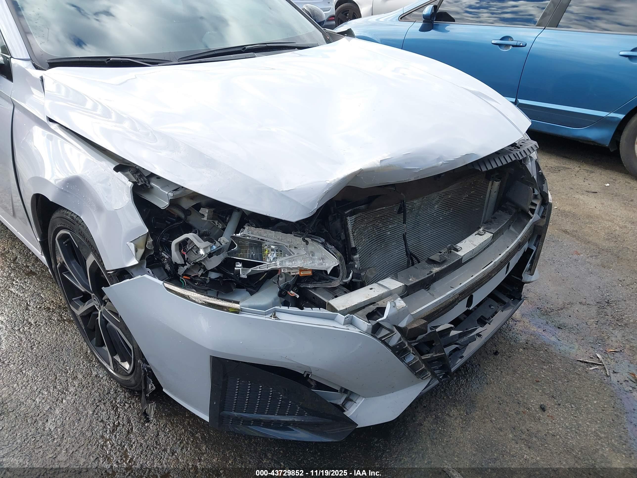 NISSAN ALTIMA image 6