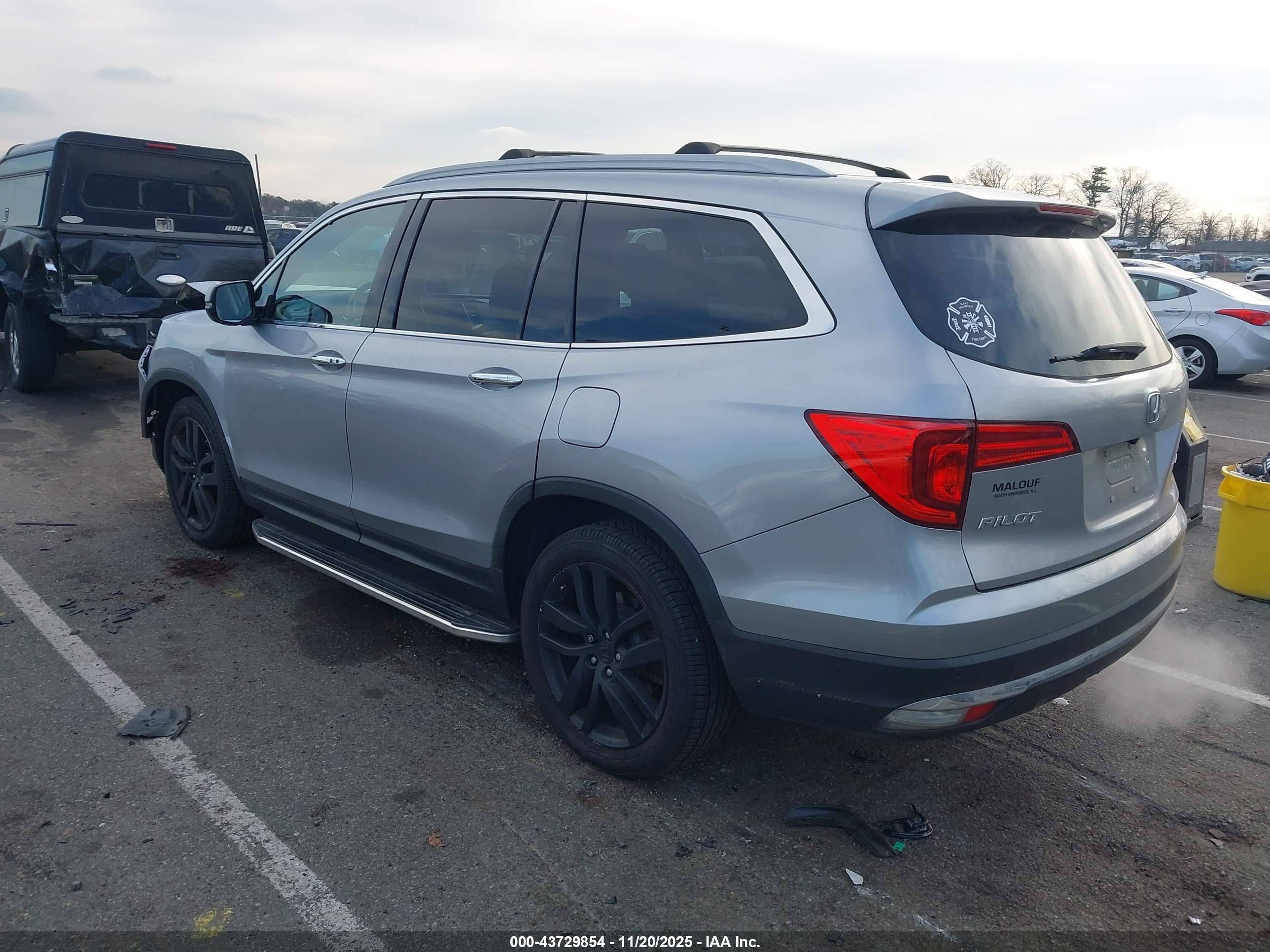 HONDA PILOT image 3