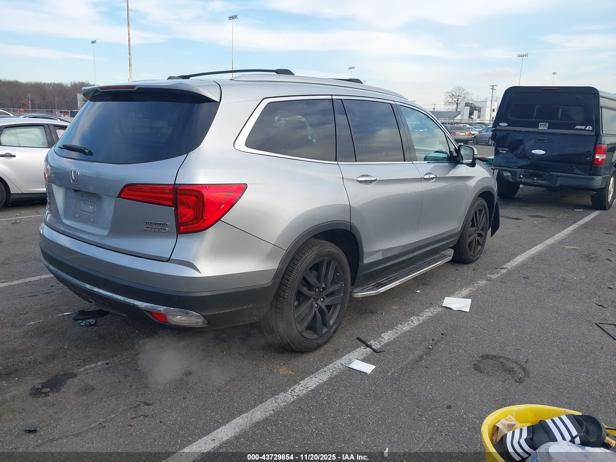 HONDA PILOT image 4