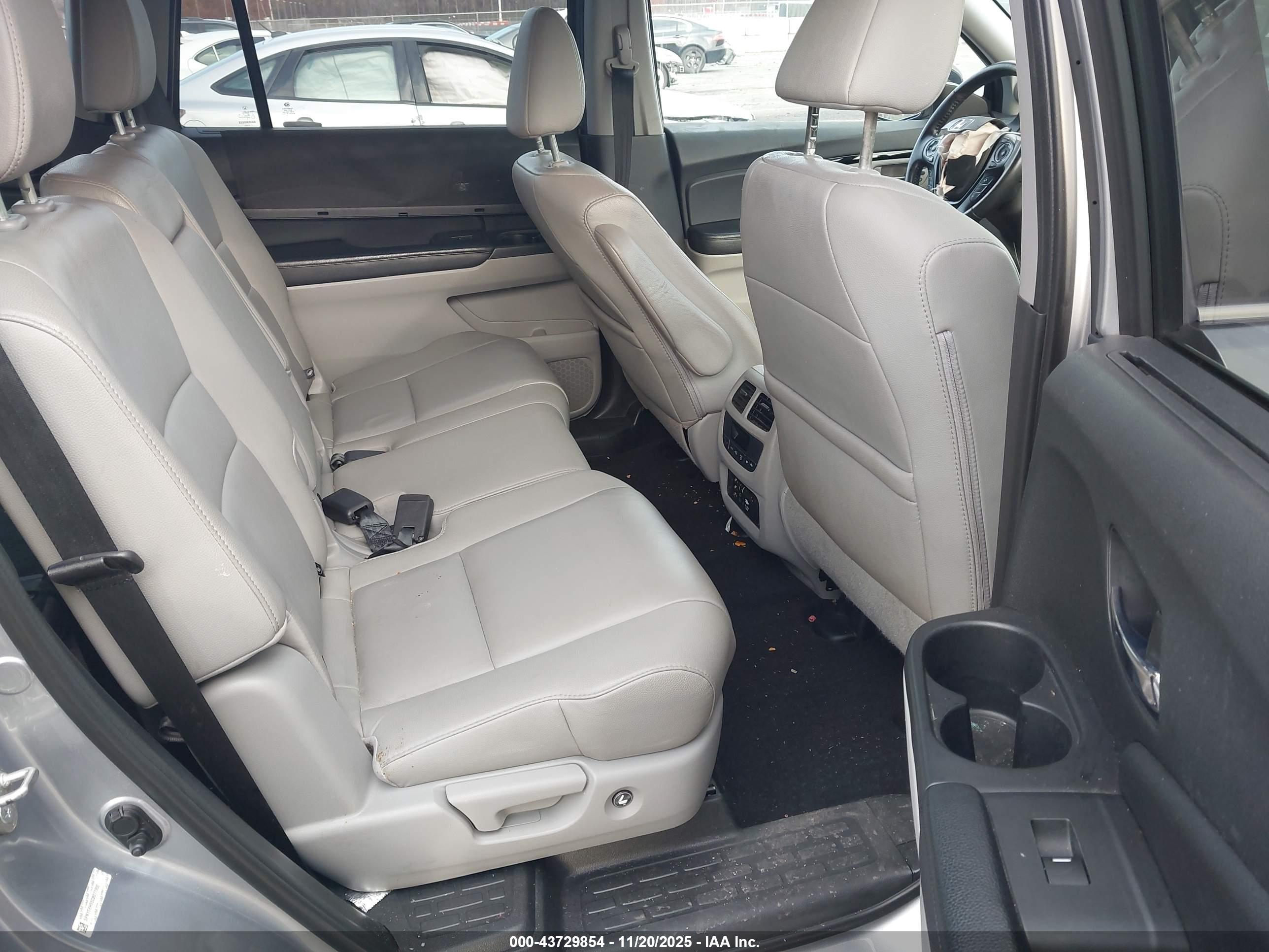 HONDA PILOT image 8