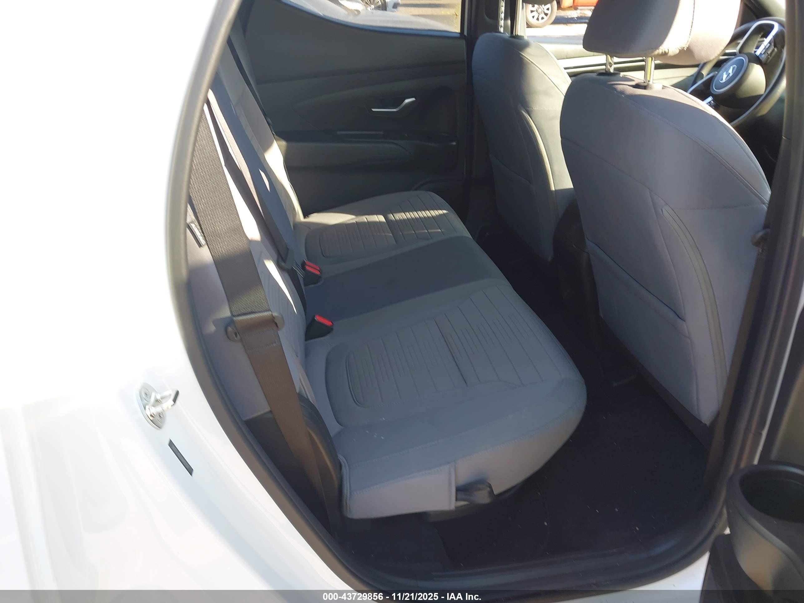 HYUNDAI SANTA image 8