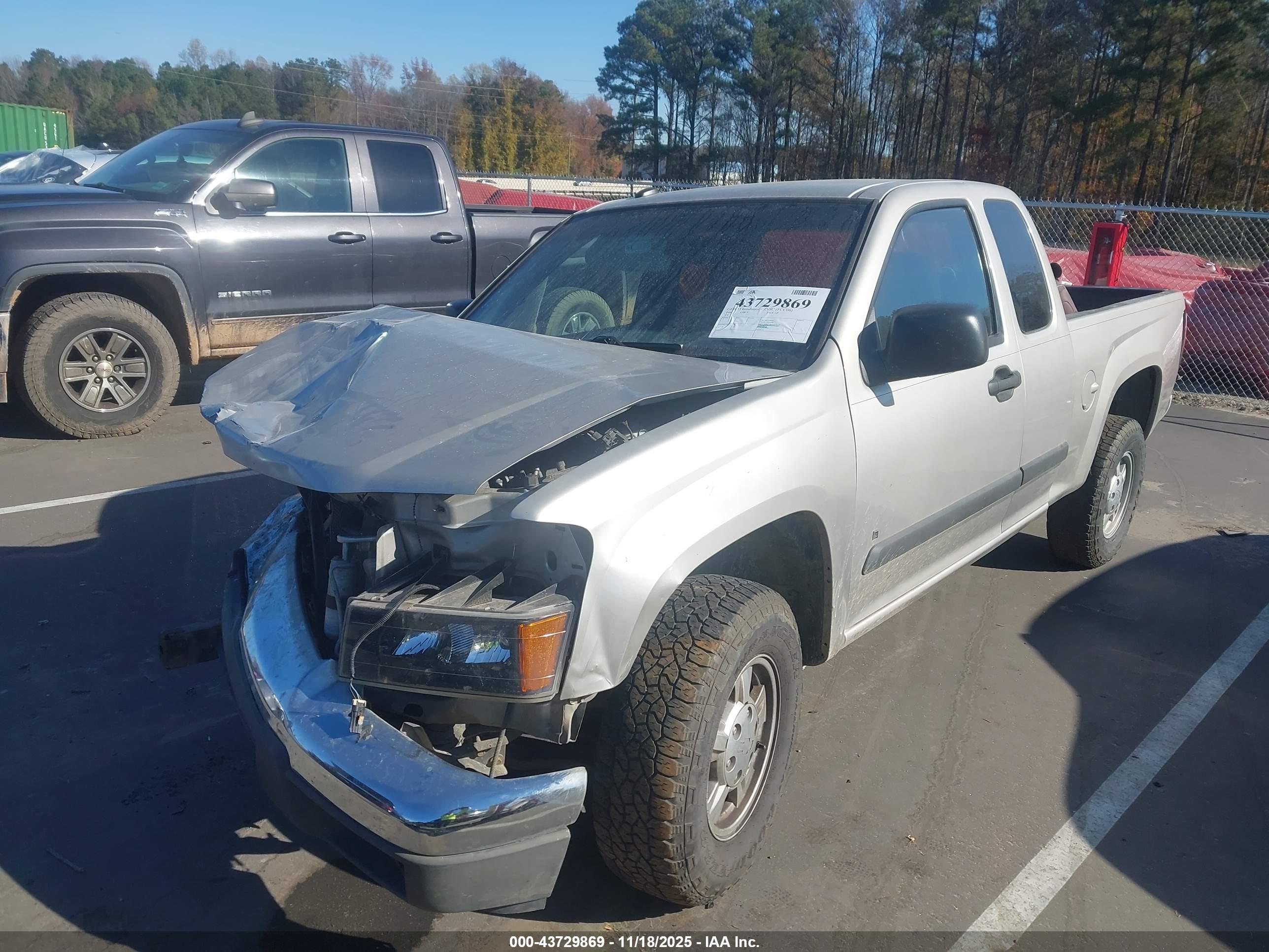 CHEVROLET COLORADO image 2
