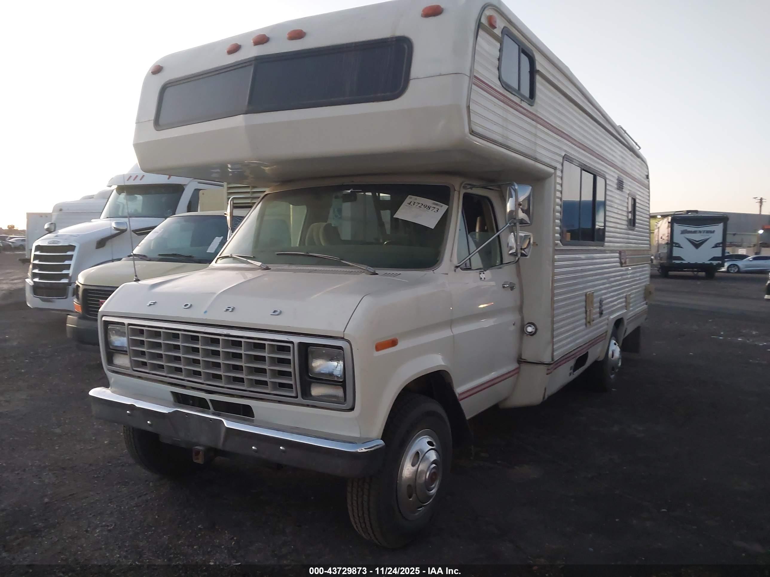HOLIDAY RAMBLER image 2