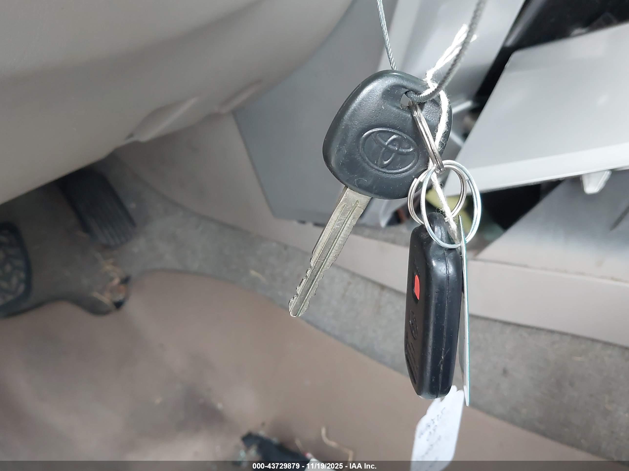 TOYOTA 4RUNNER image 11