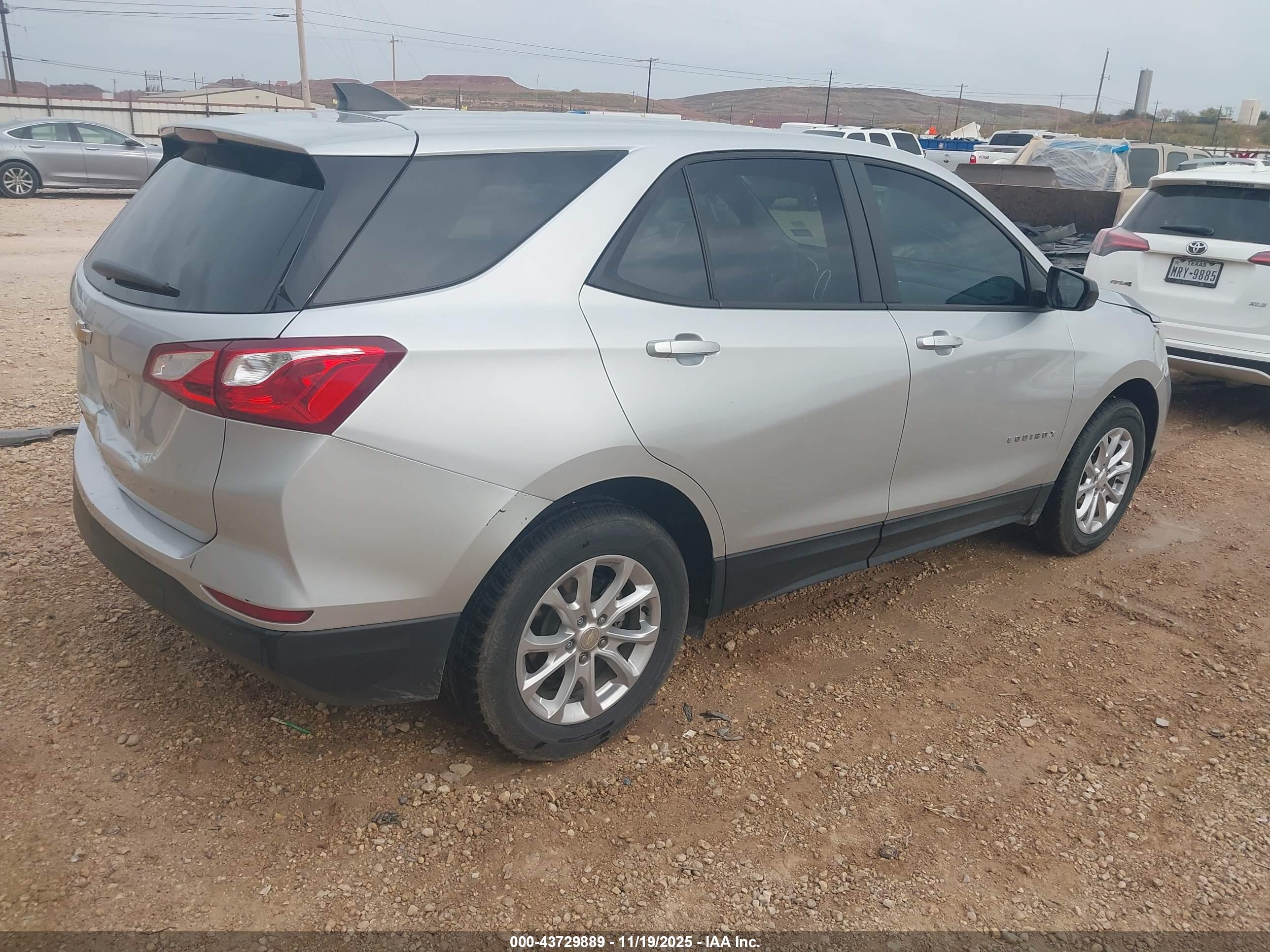 CHEVROLET EQUINOX image 4