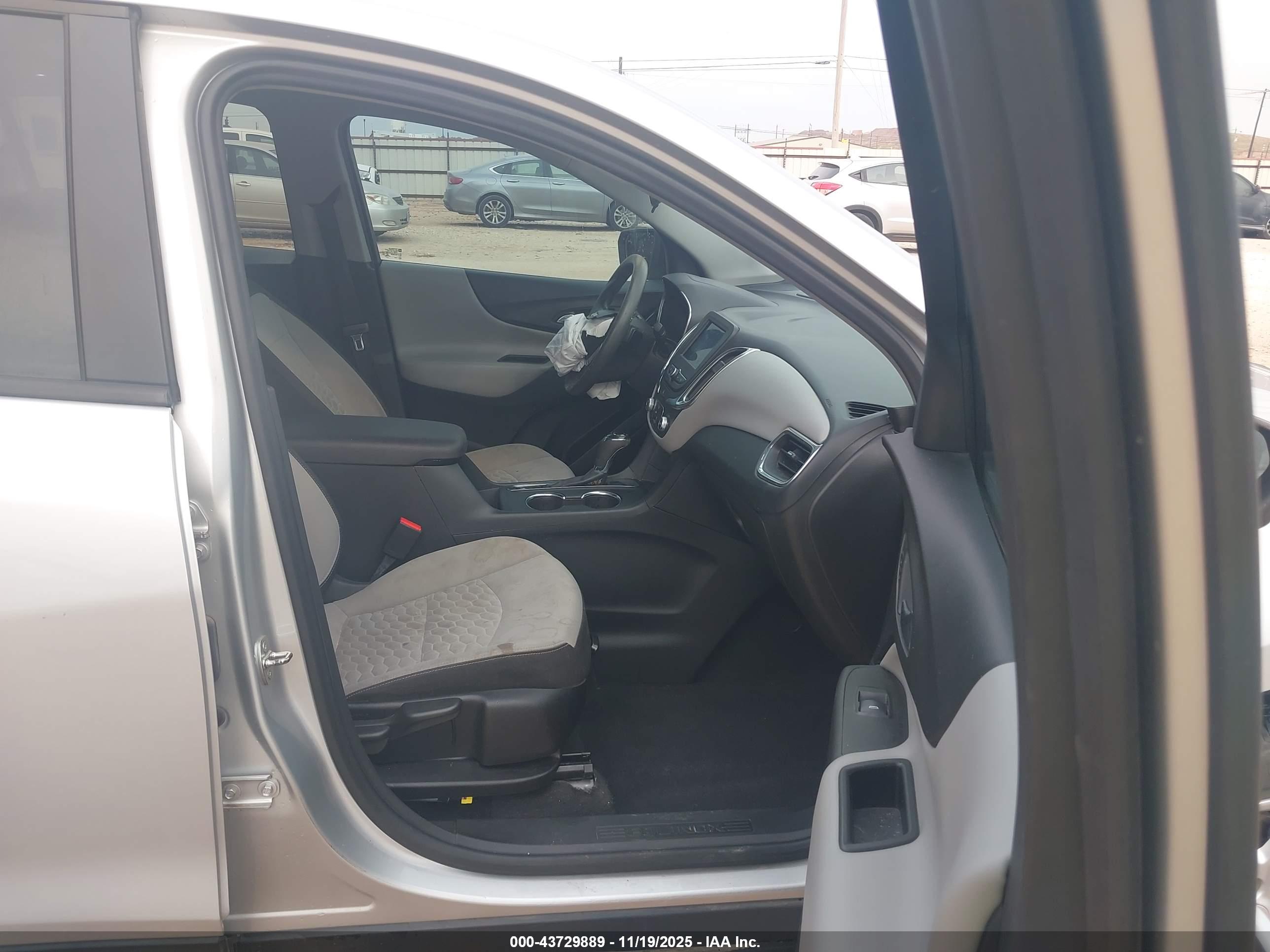 CHEVROLET EQUINOX image 5