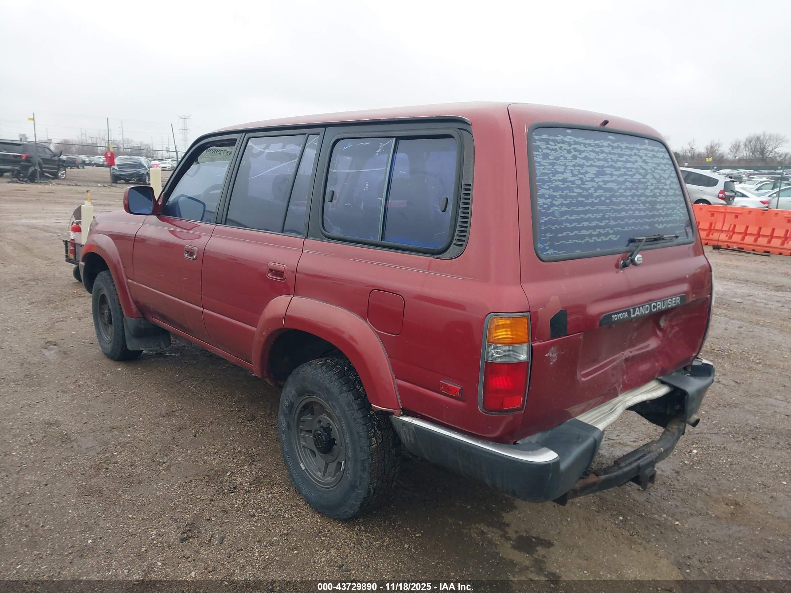 TOYOTA LAND image 3