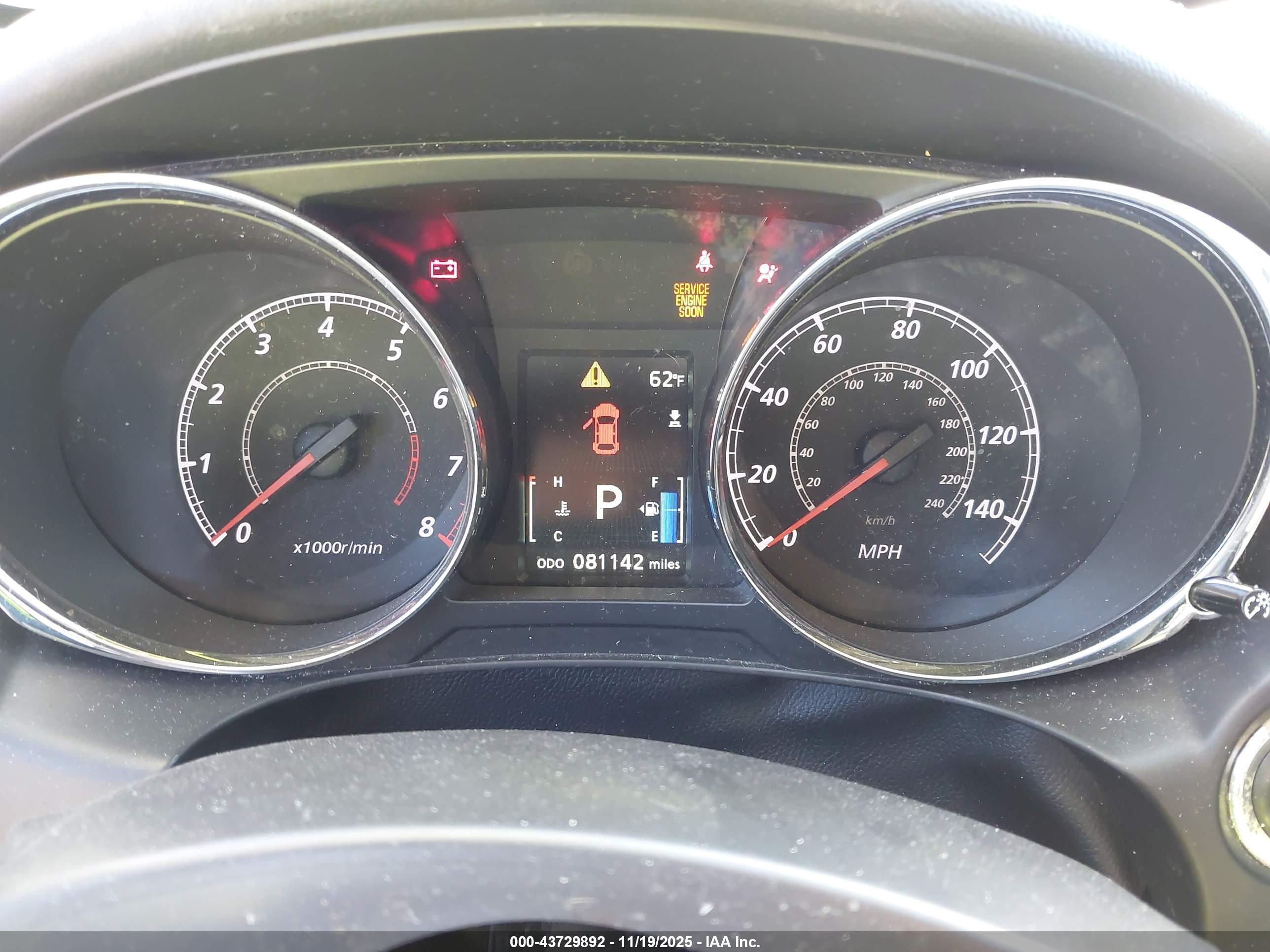 MITSUBISHI OUTLANDER image 7