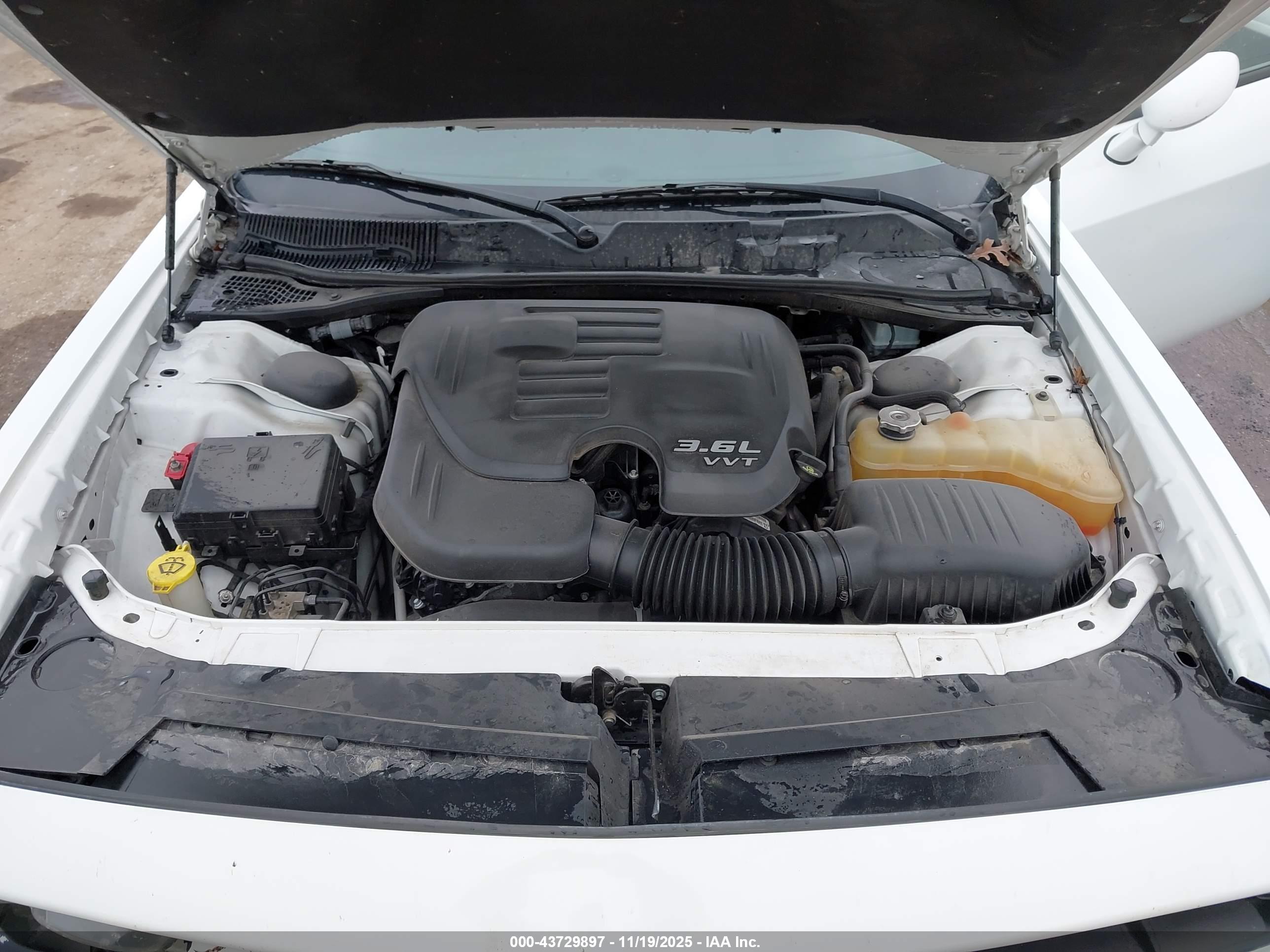 DODGE CHALLENGER image 10