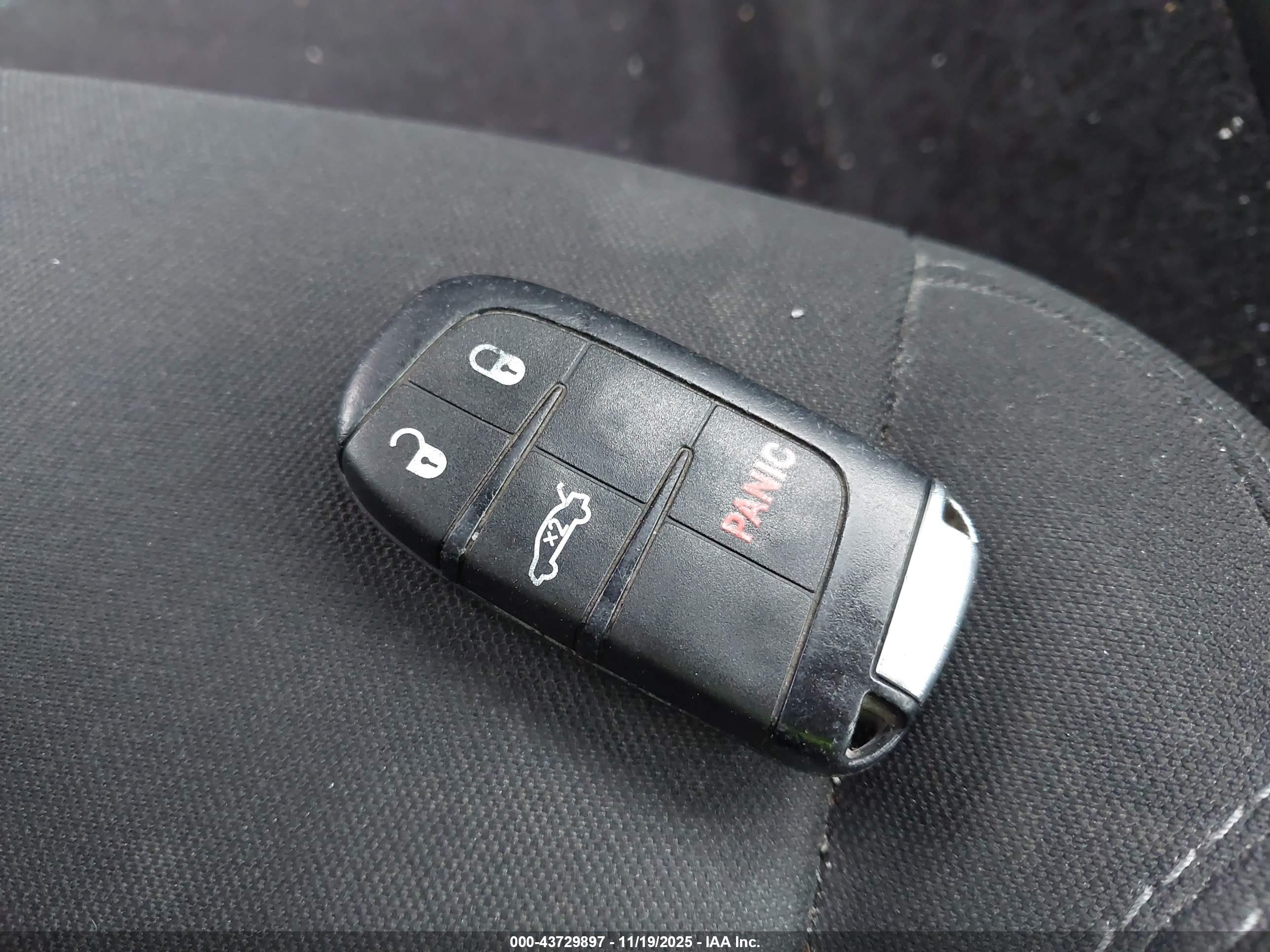 DODGE CHALLENGER image 11
