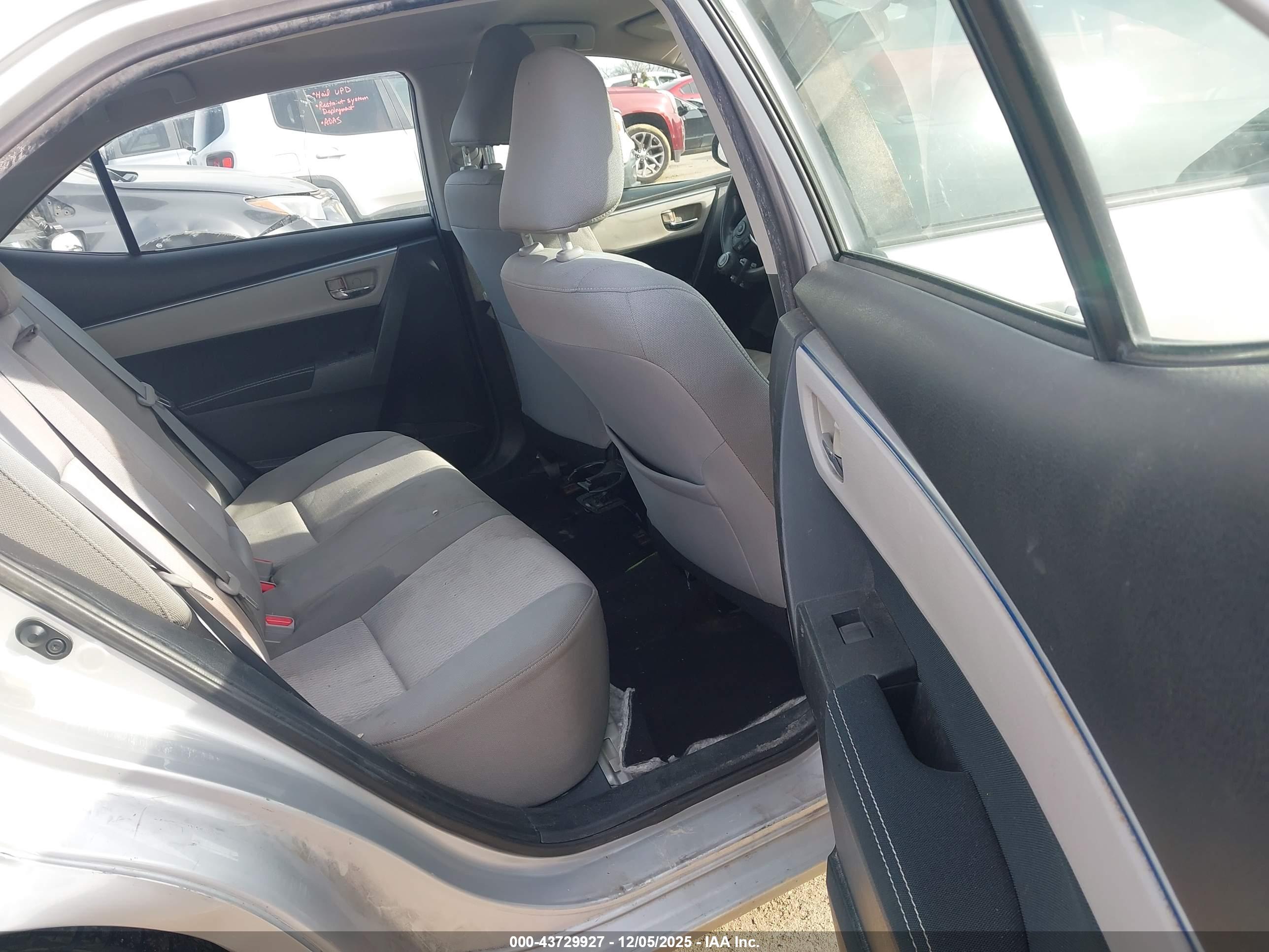TOYOTA COROLLA image 8