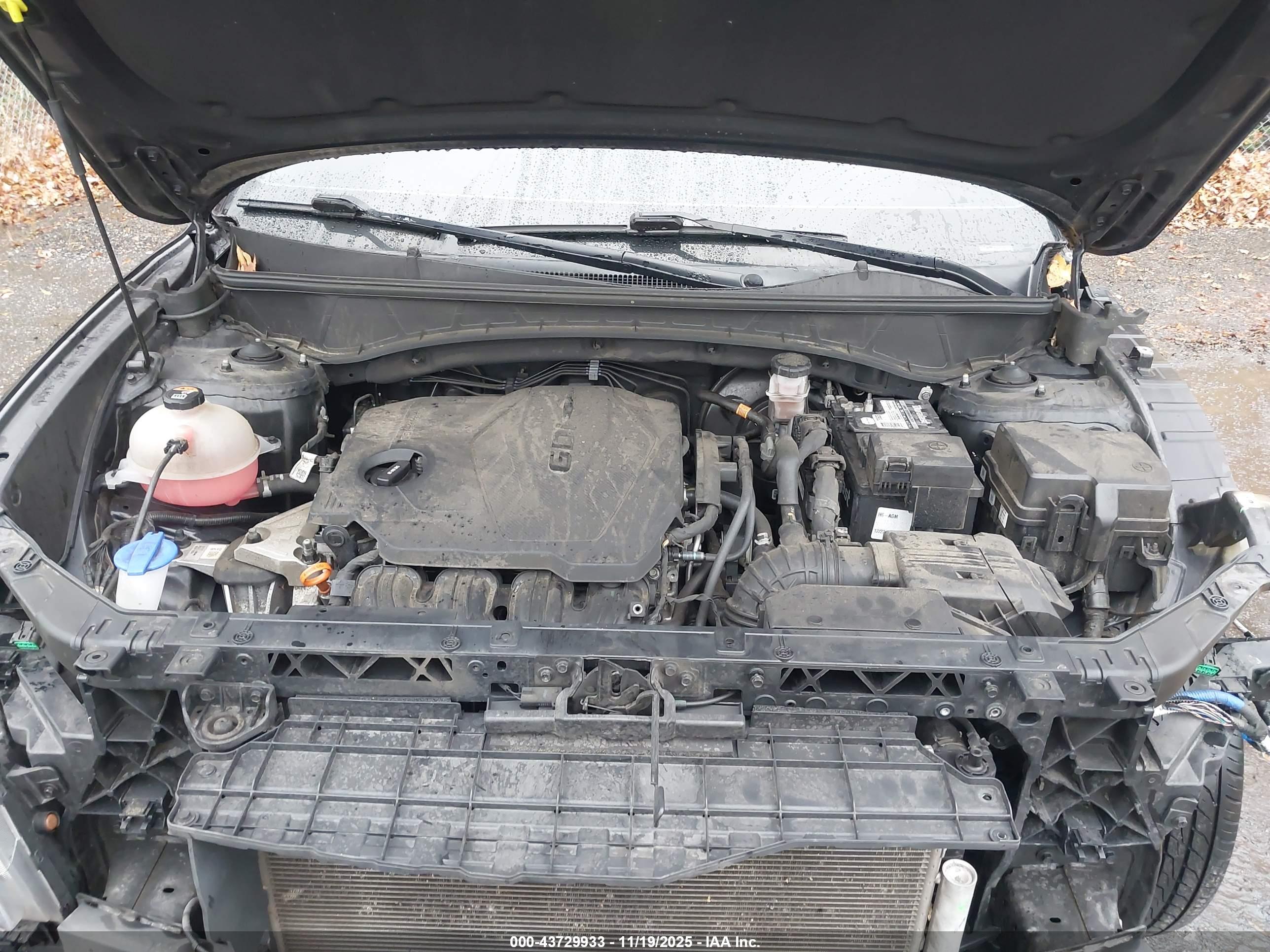 HYUNDAI TUCSON image 10