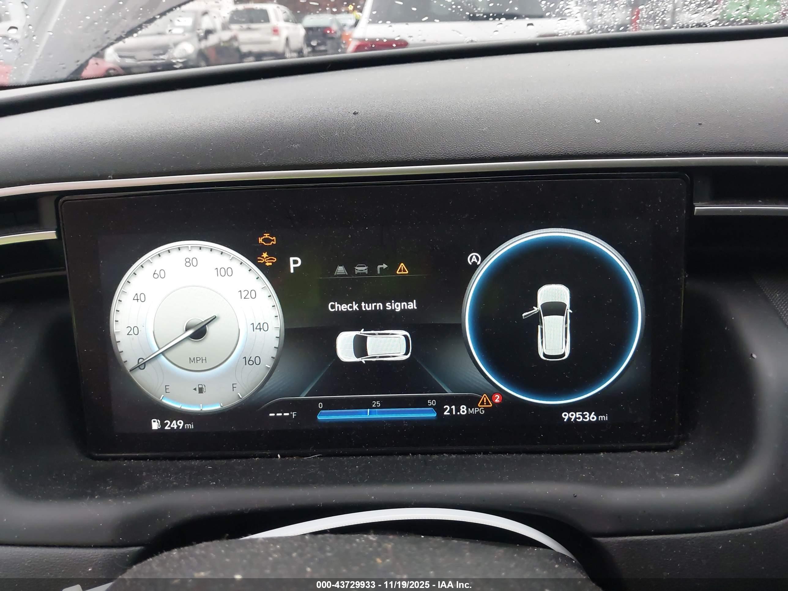 HYUNDAI TUCSON image 7