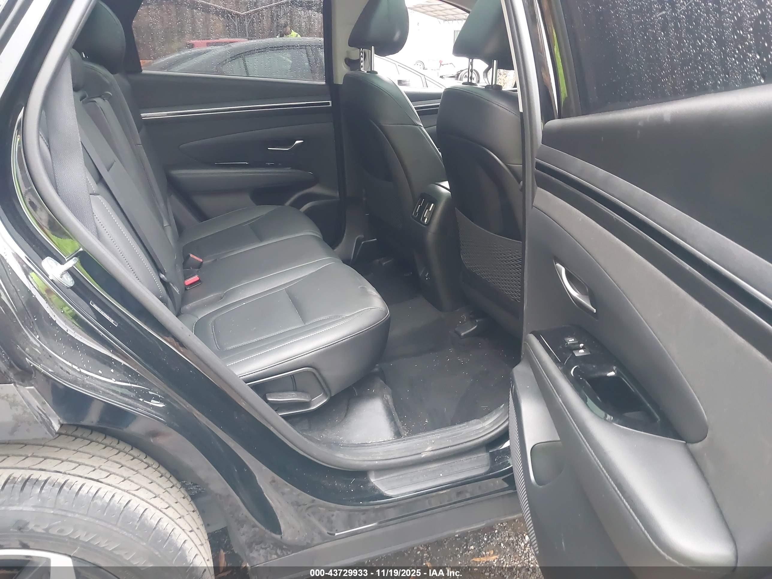 HYUNDAI TUCSON image 8