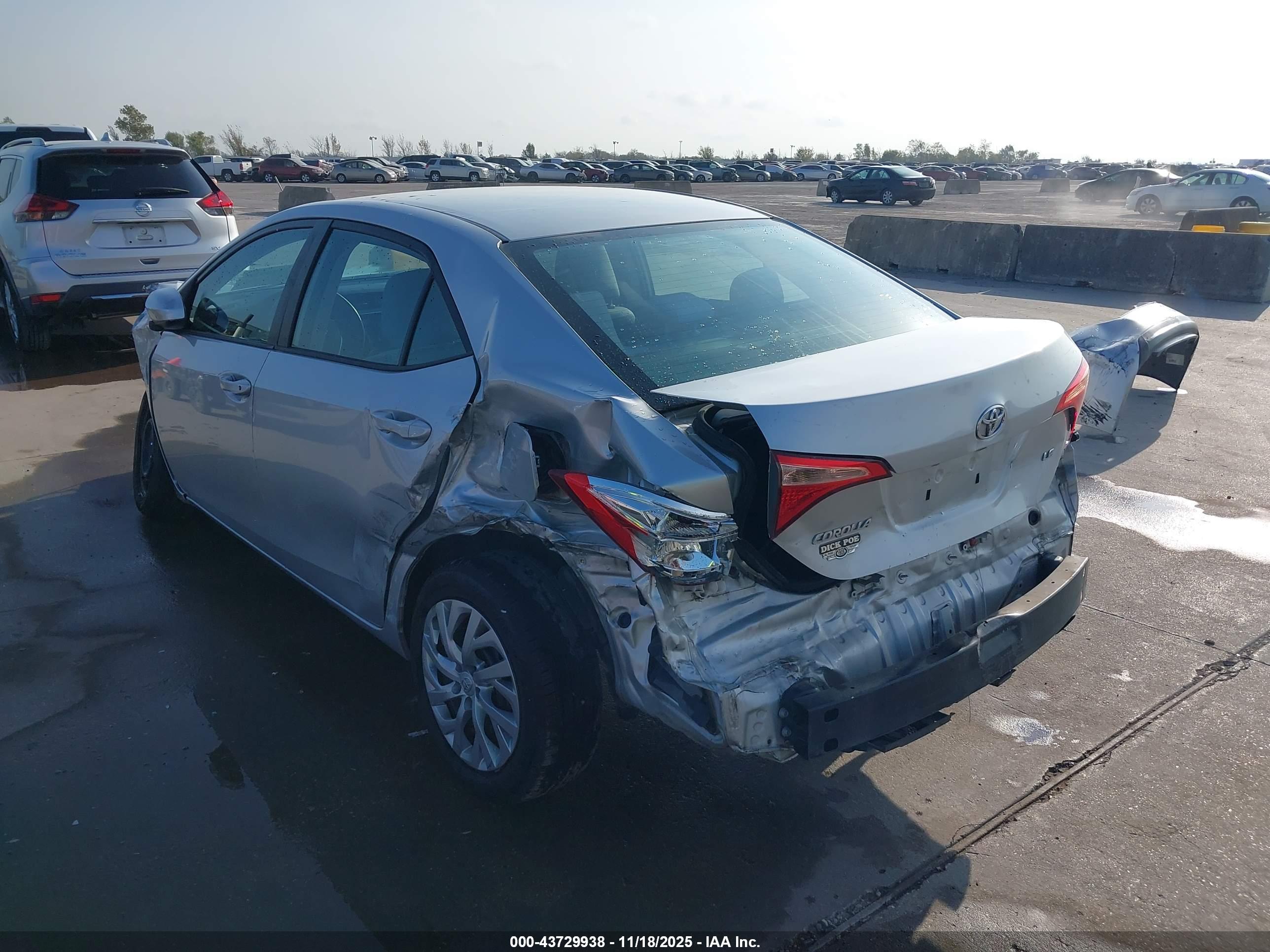 TOYOTA COROLLA image 3