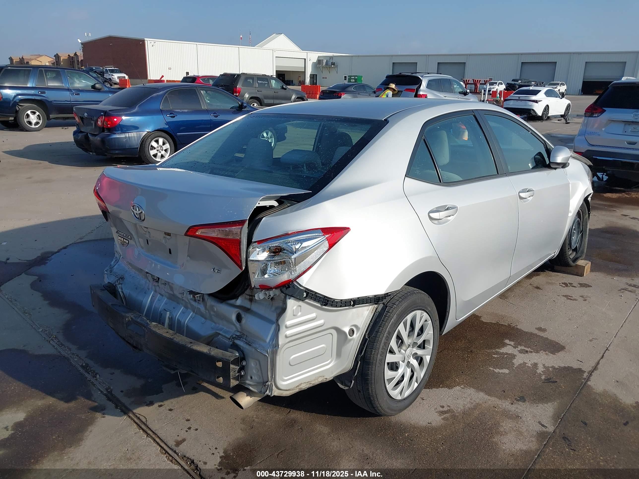 TOYOTA COROLLA image 4
