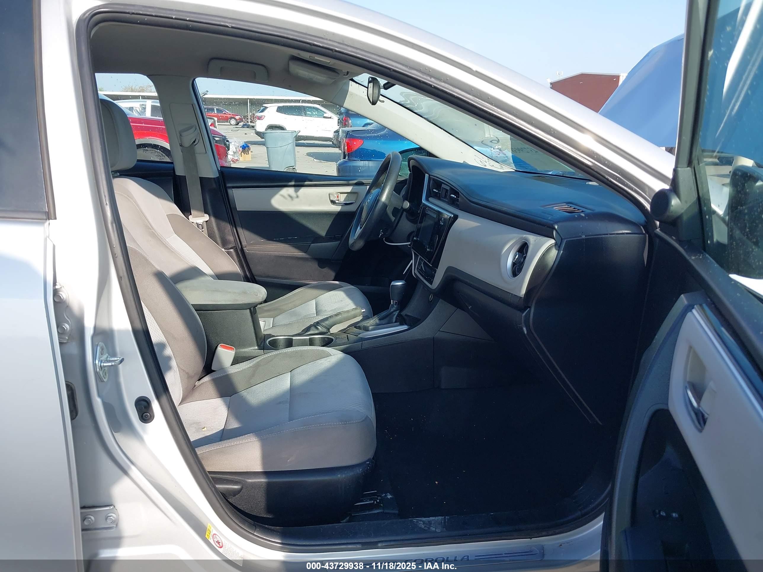 TOYOTA COROLLA image 5