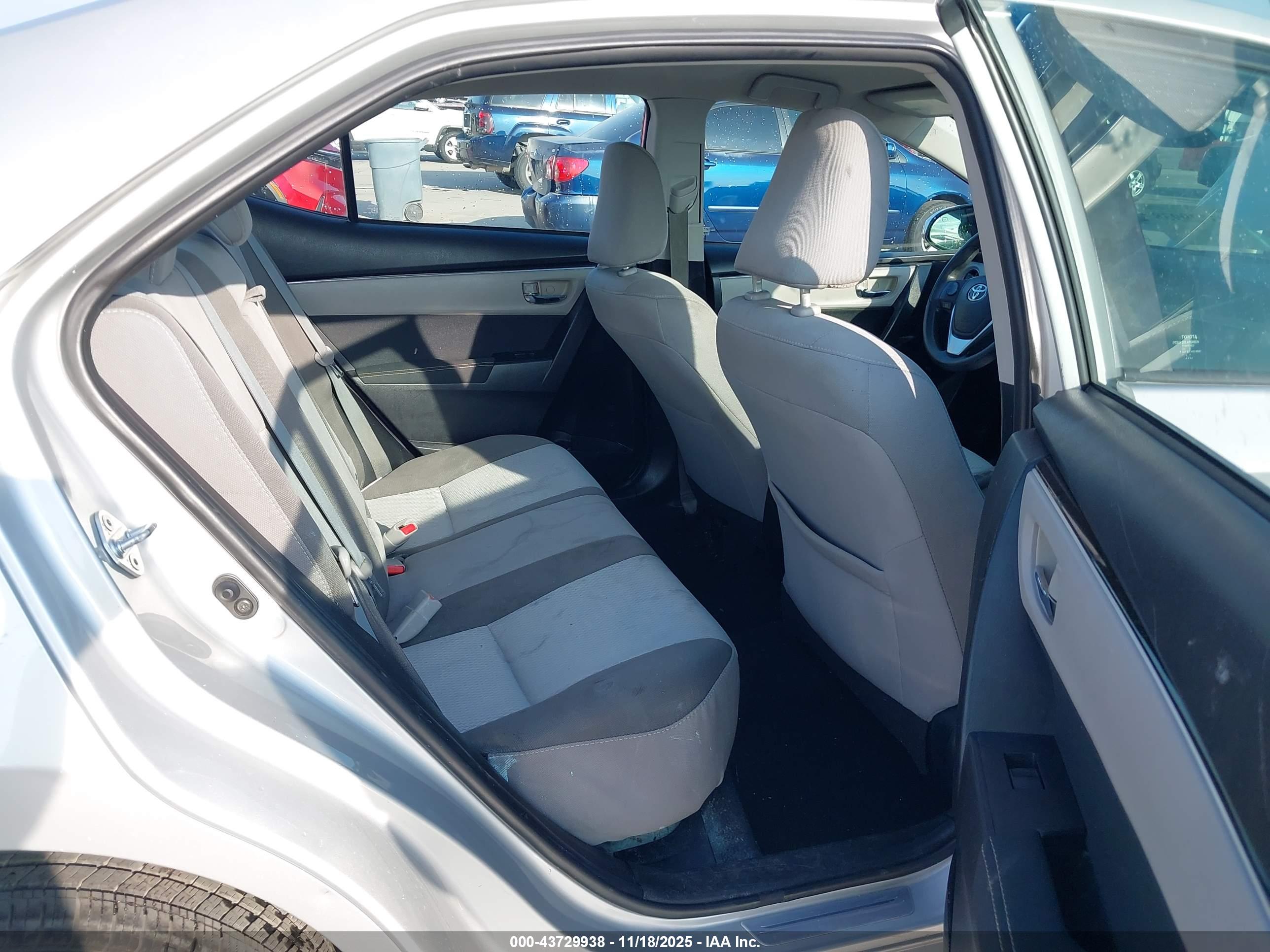 TOYOTA COROLLA image 8