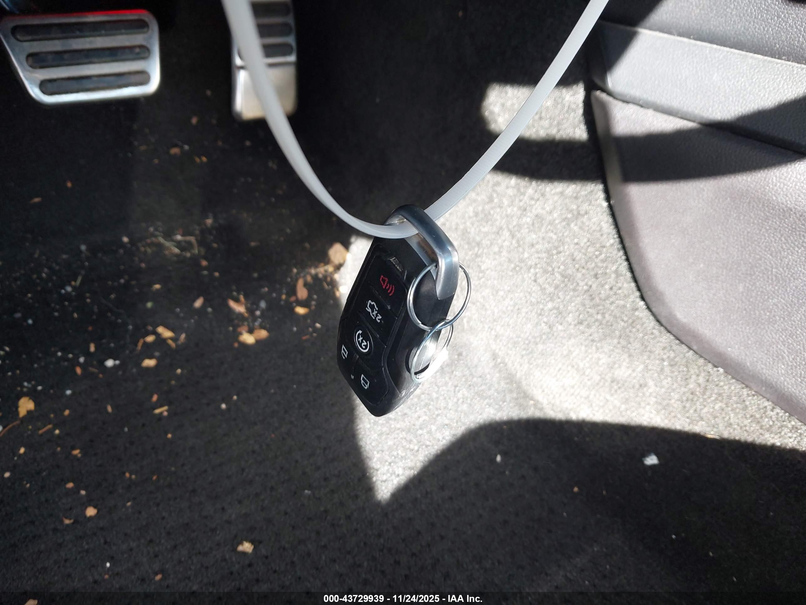 FORD MUSTANG image 11