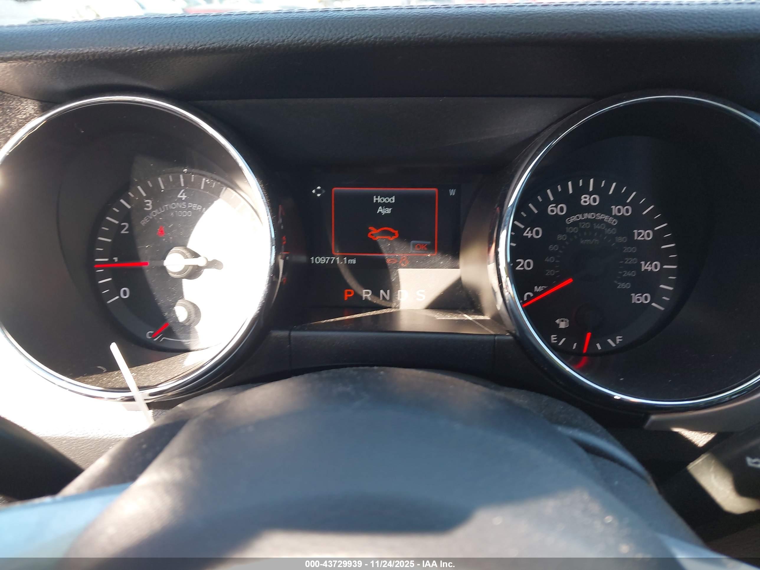 FORD MUSTANG image 7