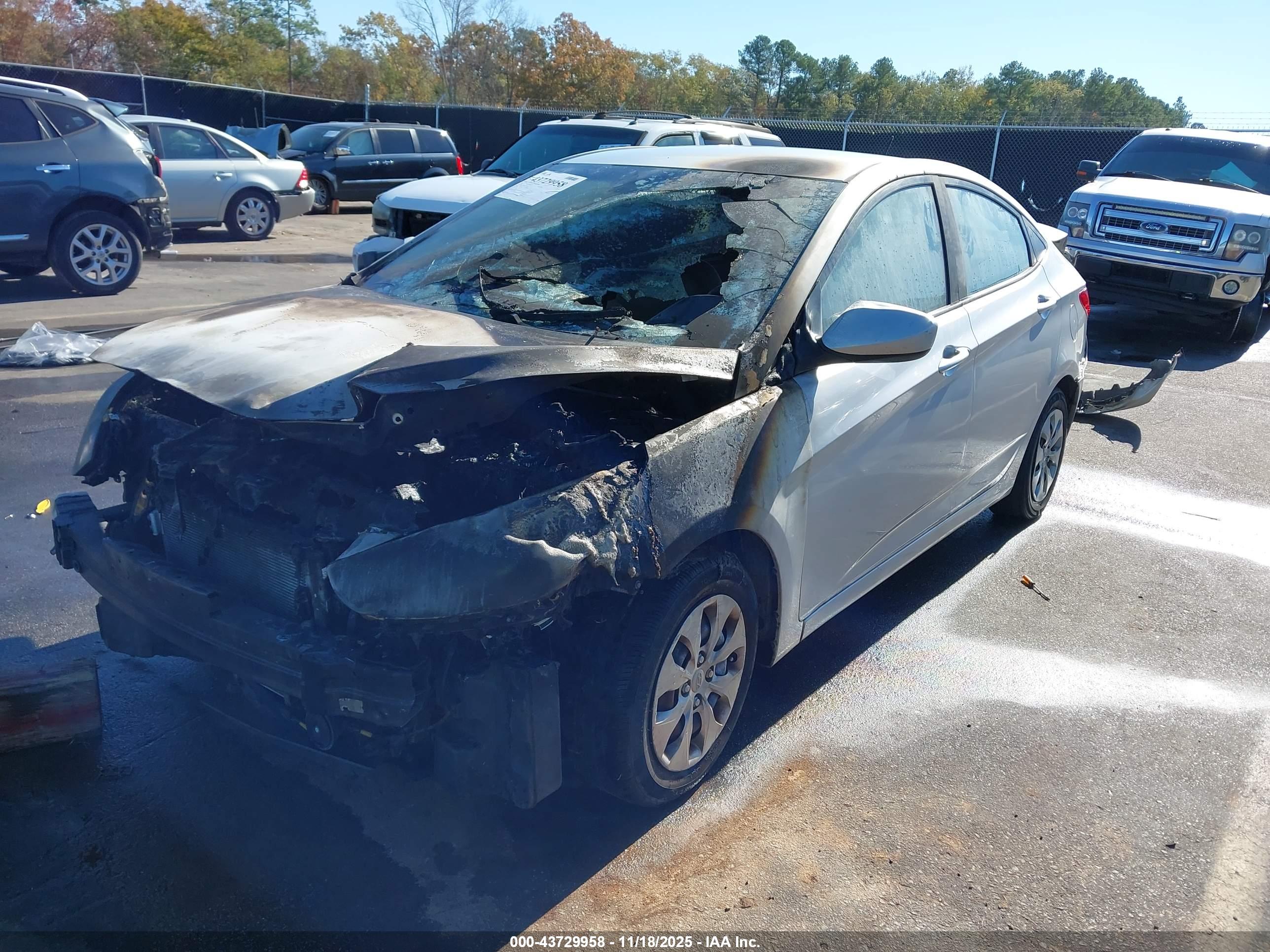 HYUNDAI ACCENT image 2