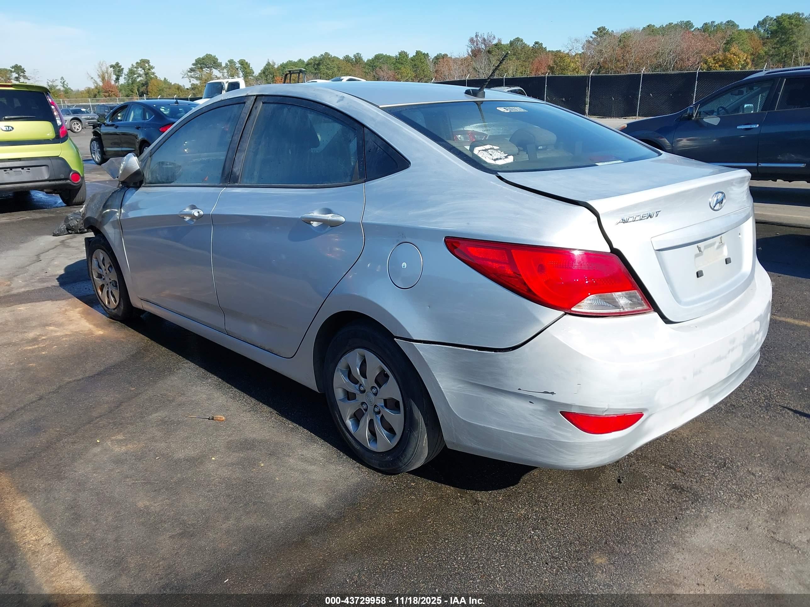 HYUNDAI ACCENT image 3