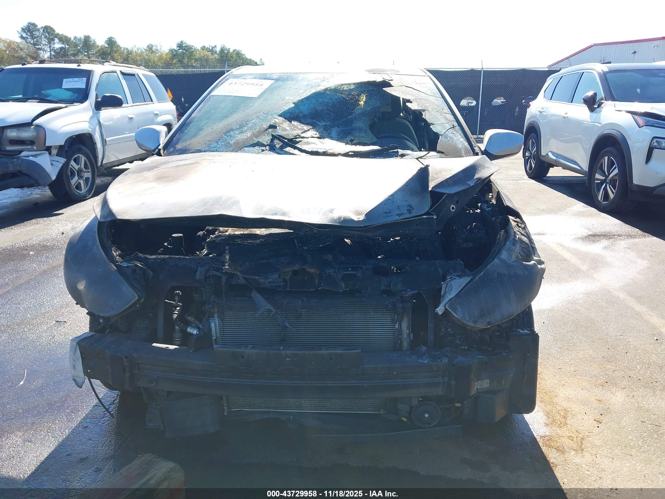 HYUNDAI ACCENT image 6
