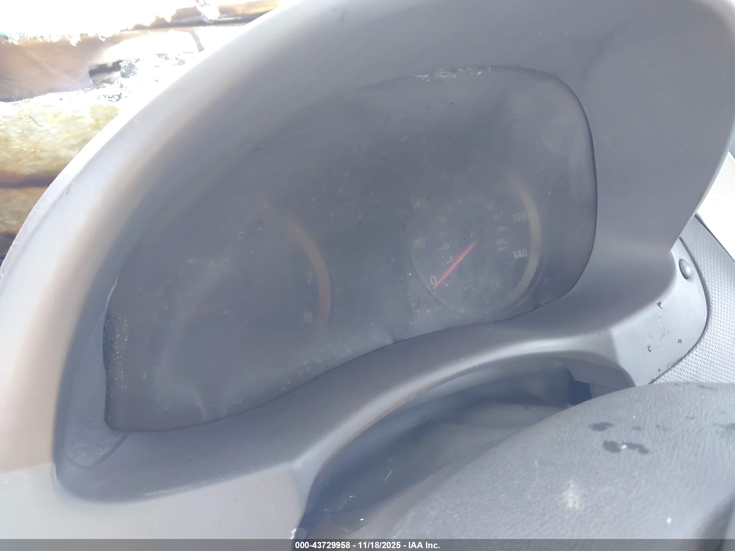 HYUNDAI ACCENT image 7