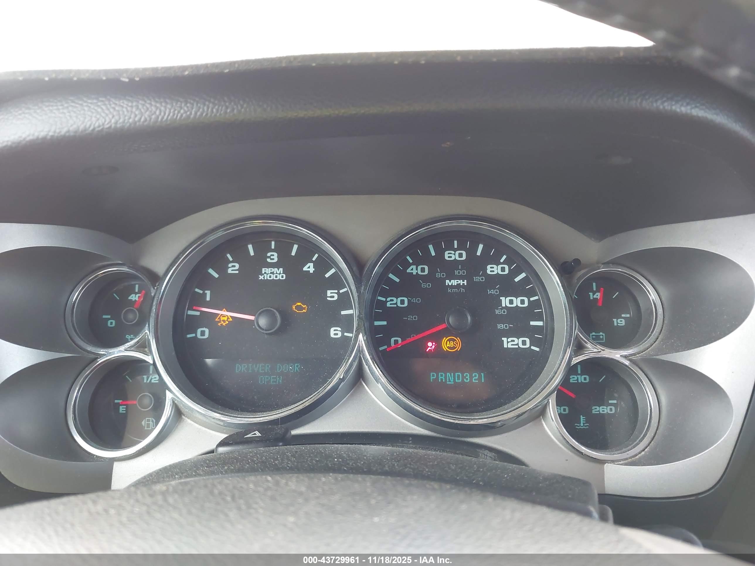CHEVROLET SILVERADO image 7