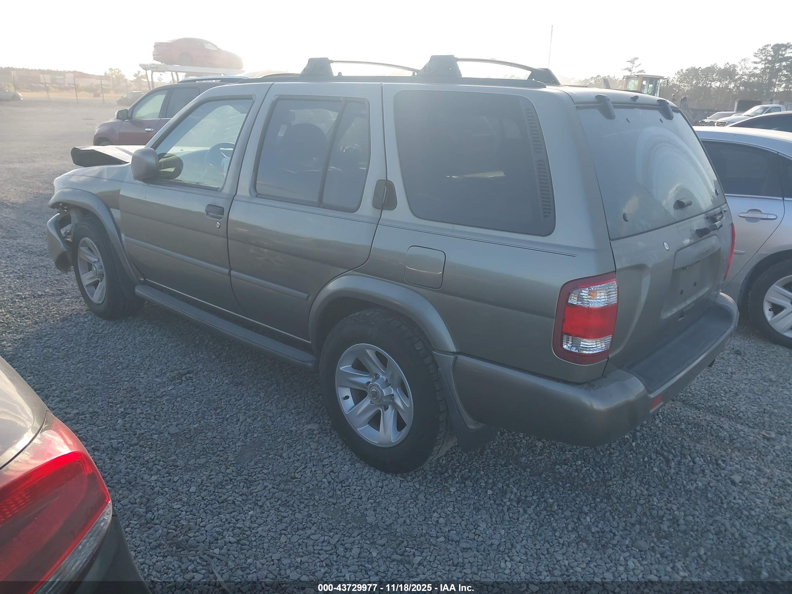 NISSAN PATHFINDER image 3