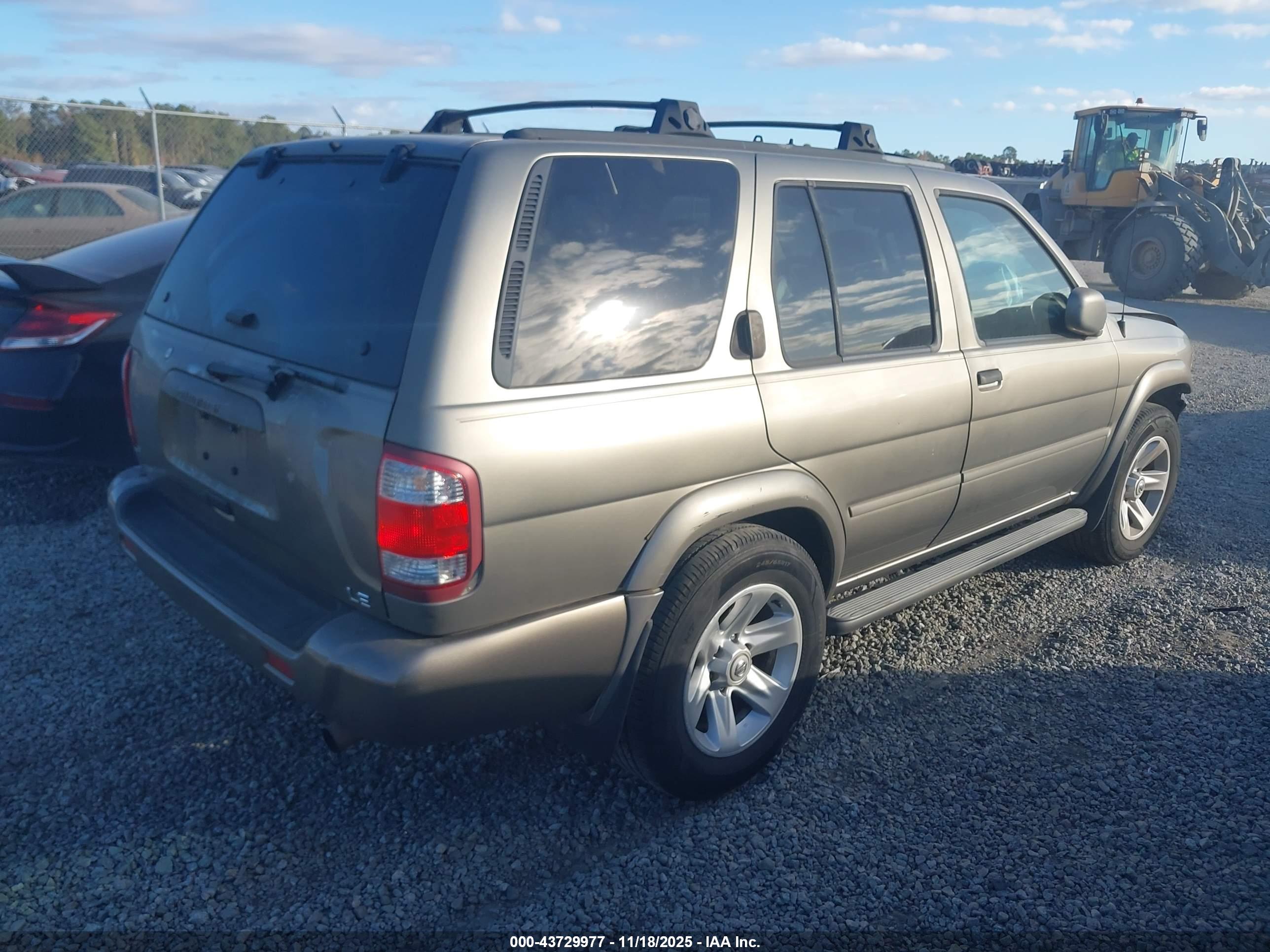 NISSAN PATHFINDER image 4