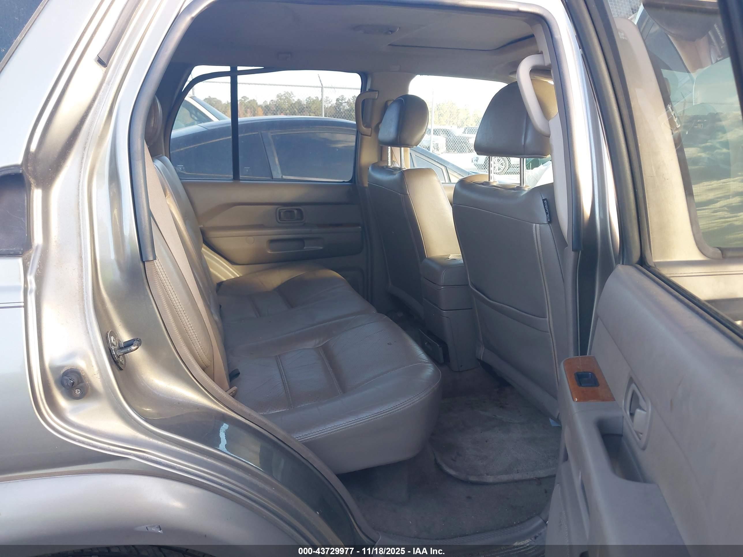 NISSAN PATHFINDER image 8