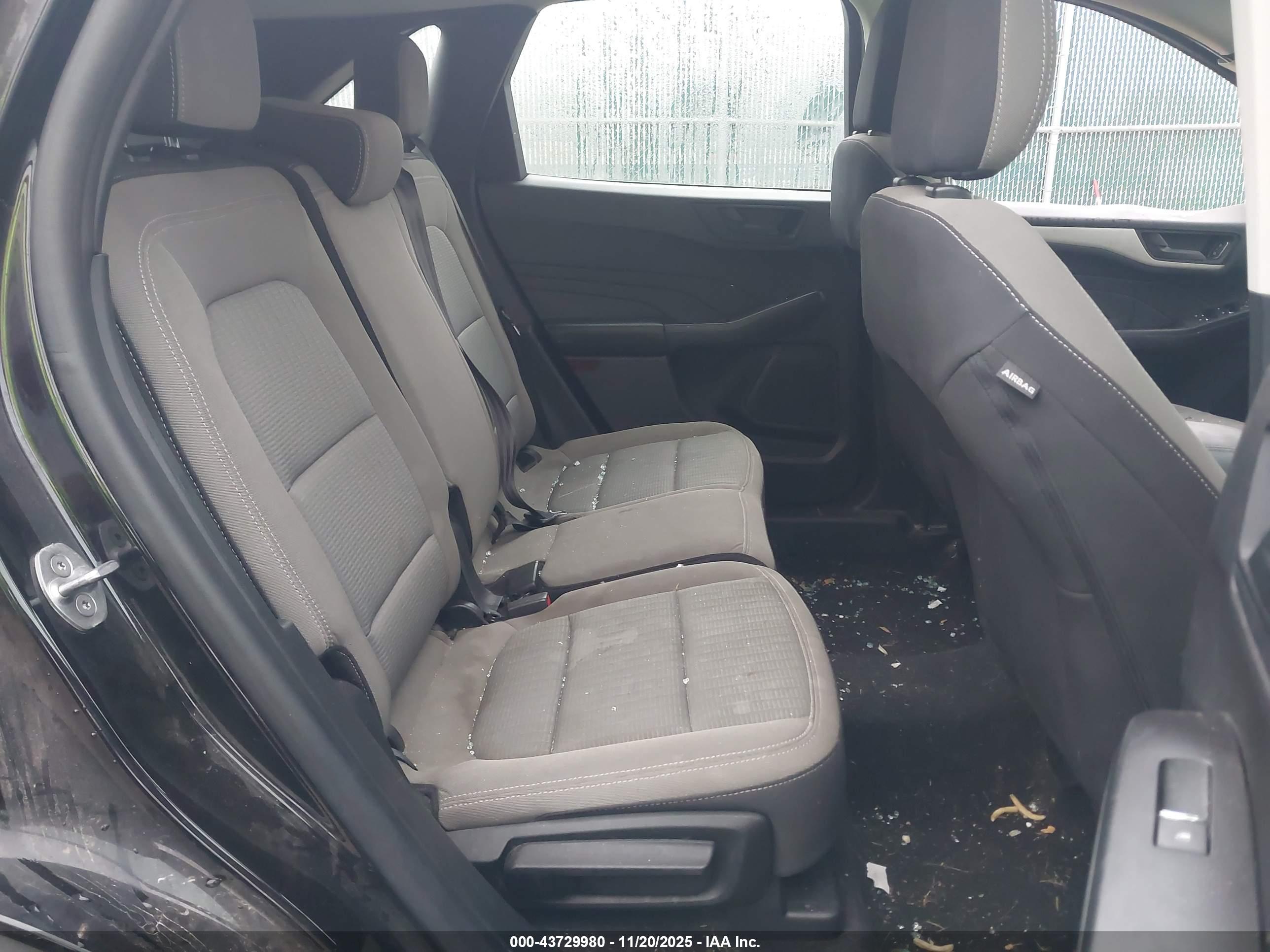 FORD ESCAPE image 8