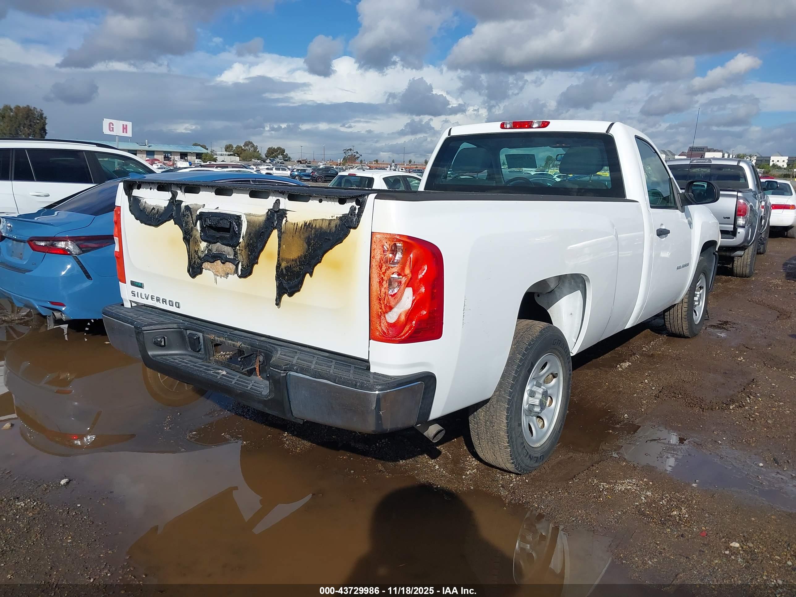 CHEVROLET SILVERADO image 6