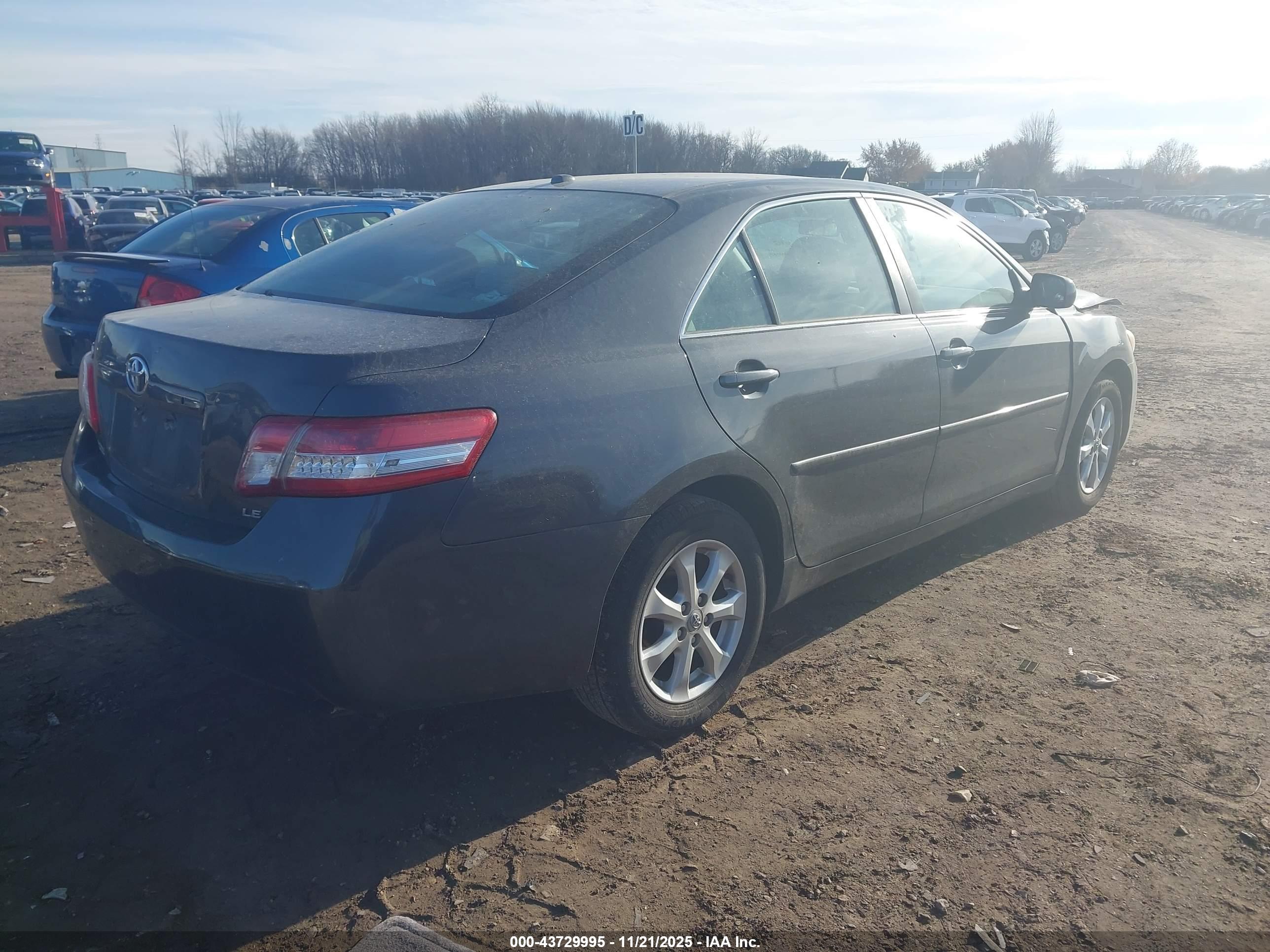 TOYOTA CAMRY image 4