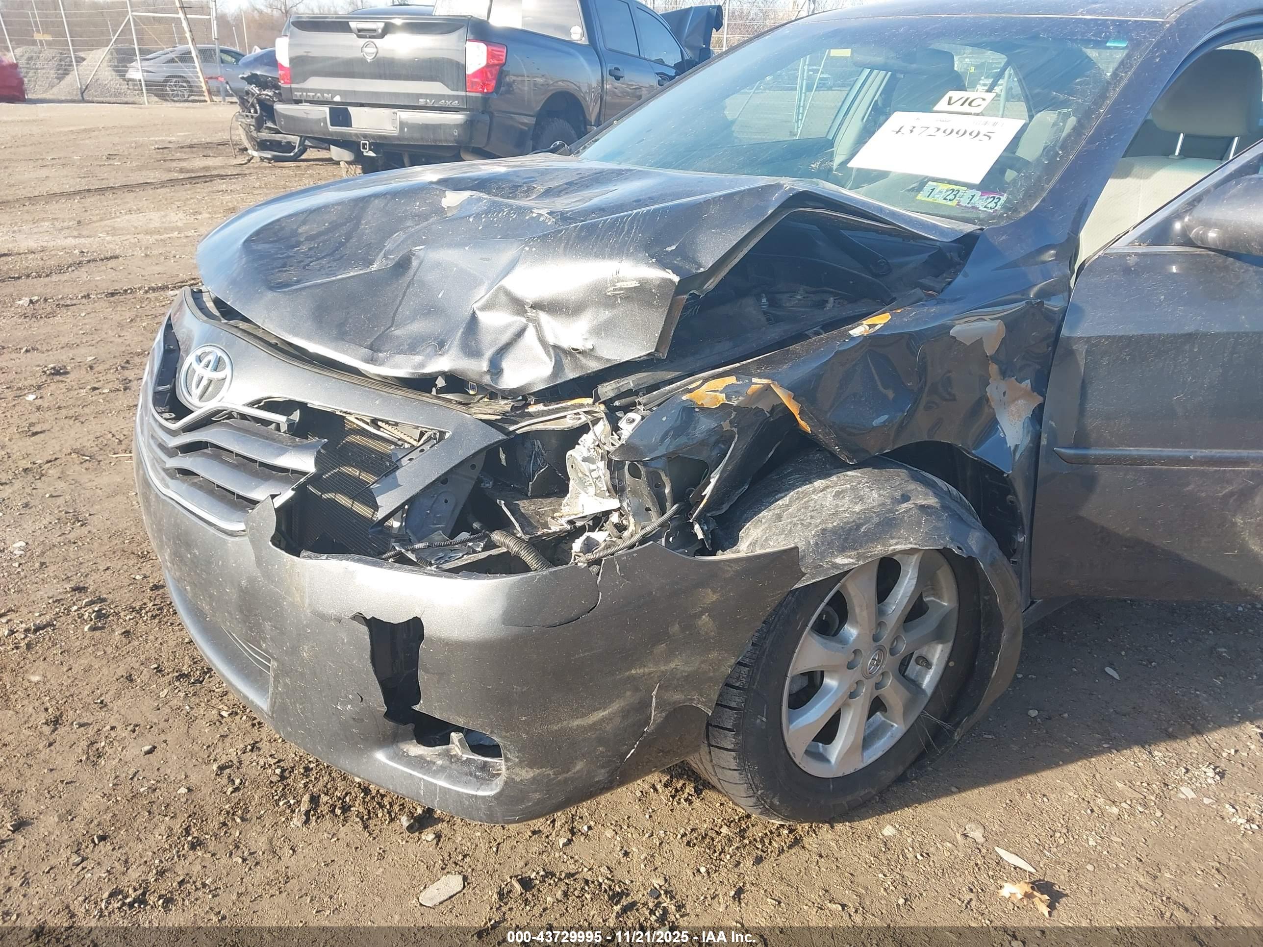 TOYOTA CAMRY image 6