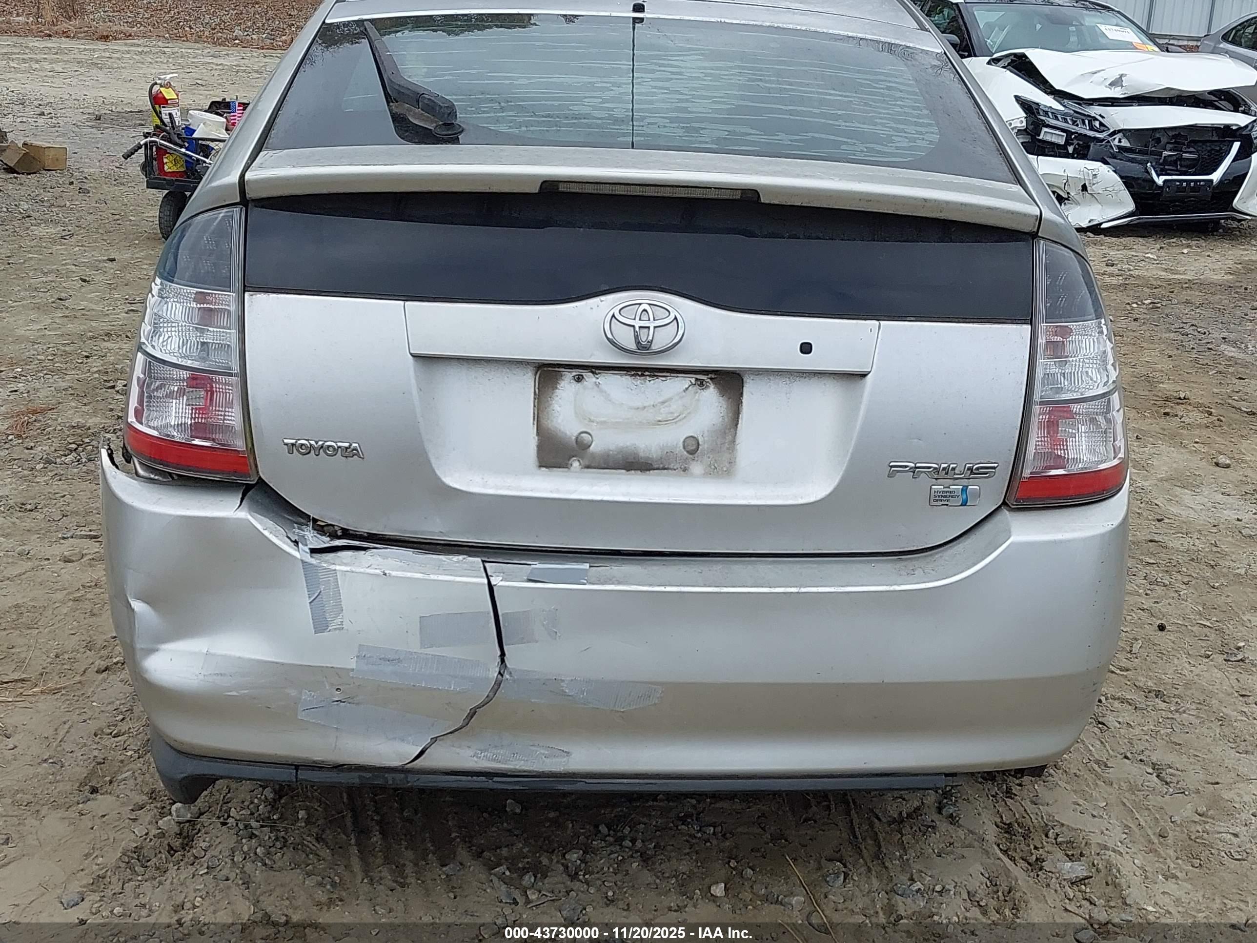 TOYOTA PRIUS image 6