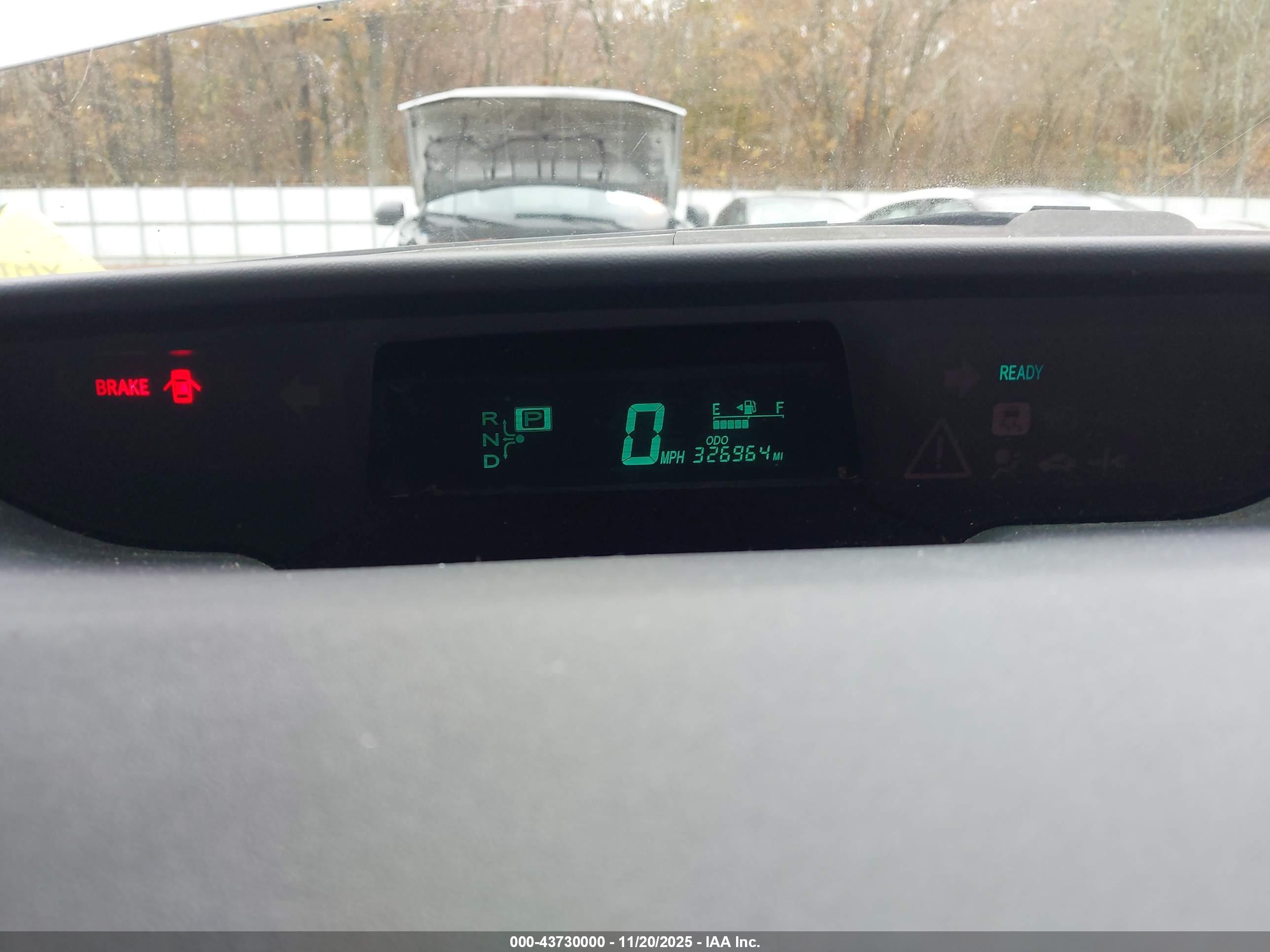TOYOTA PRIUS image 7