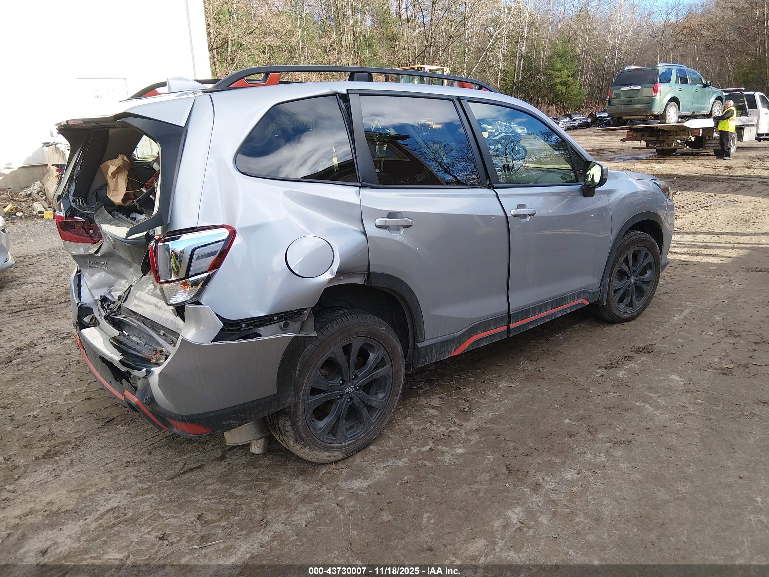 SUBARU FORESTER image 4