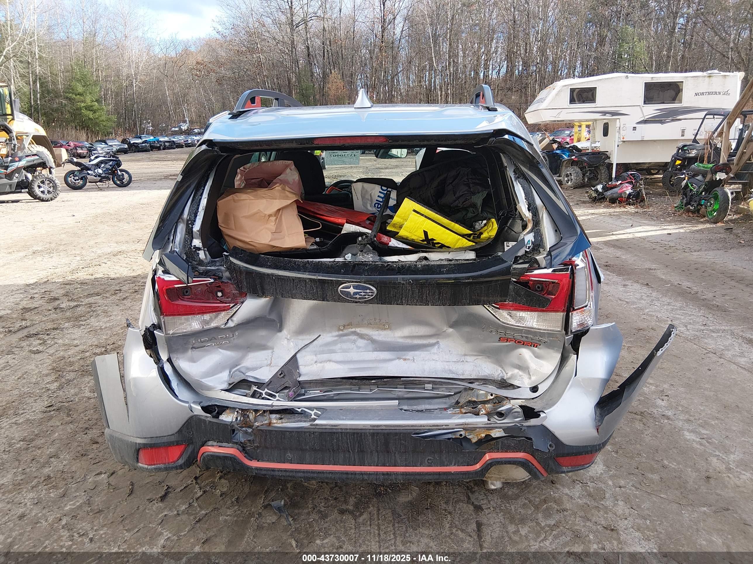 SUBARU FORESTER image 6