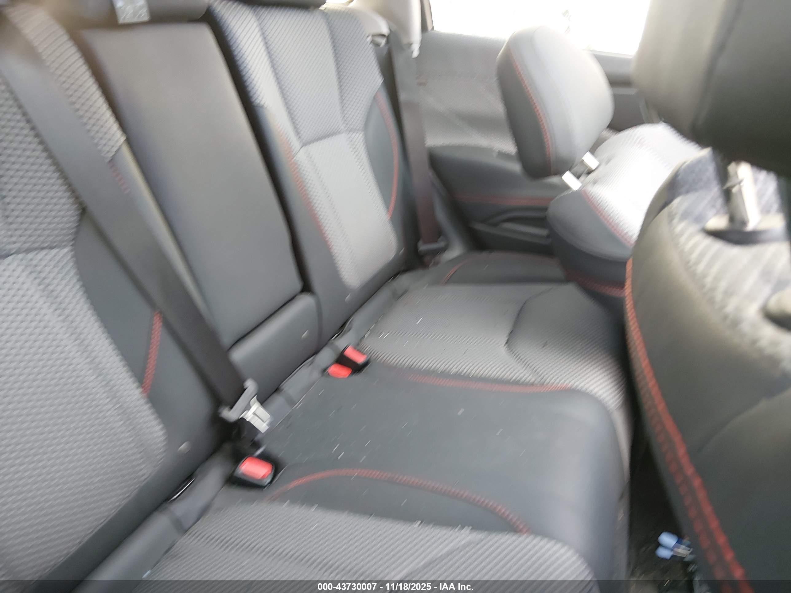 SUBARU FORESTER image 8