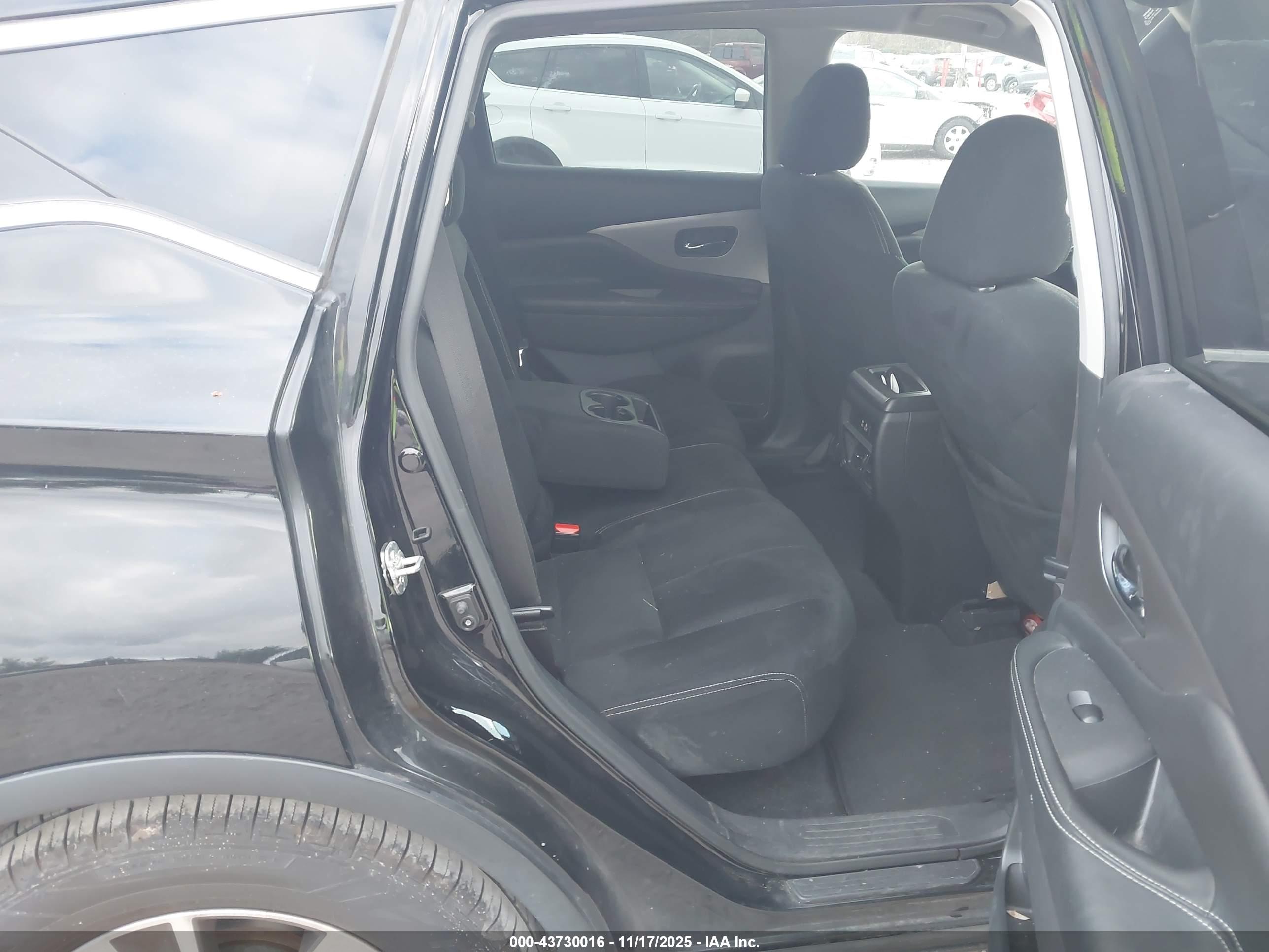 NISSAN MURANO image 8
